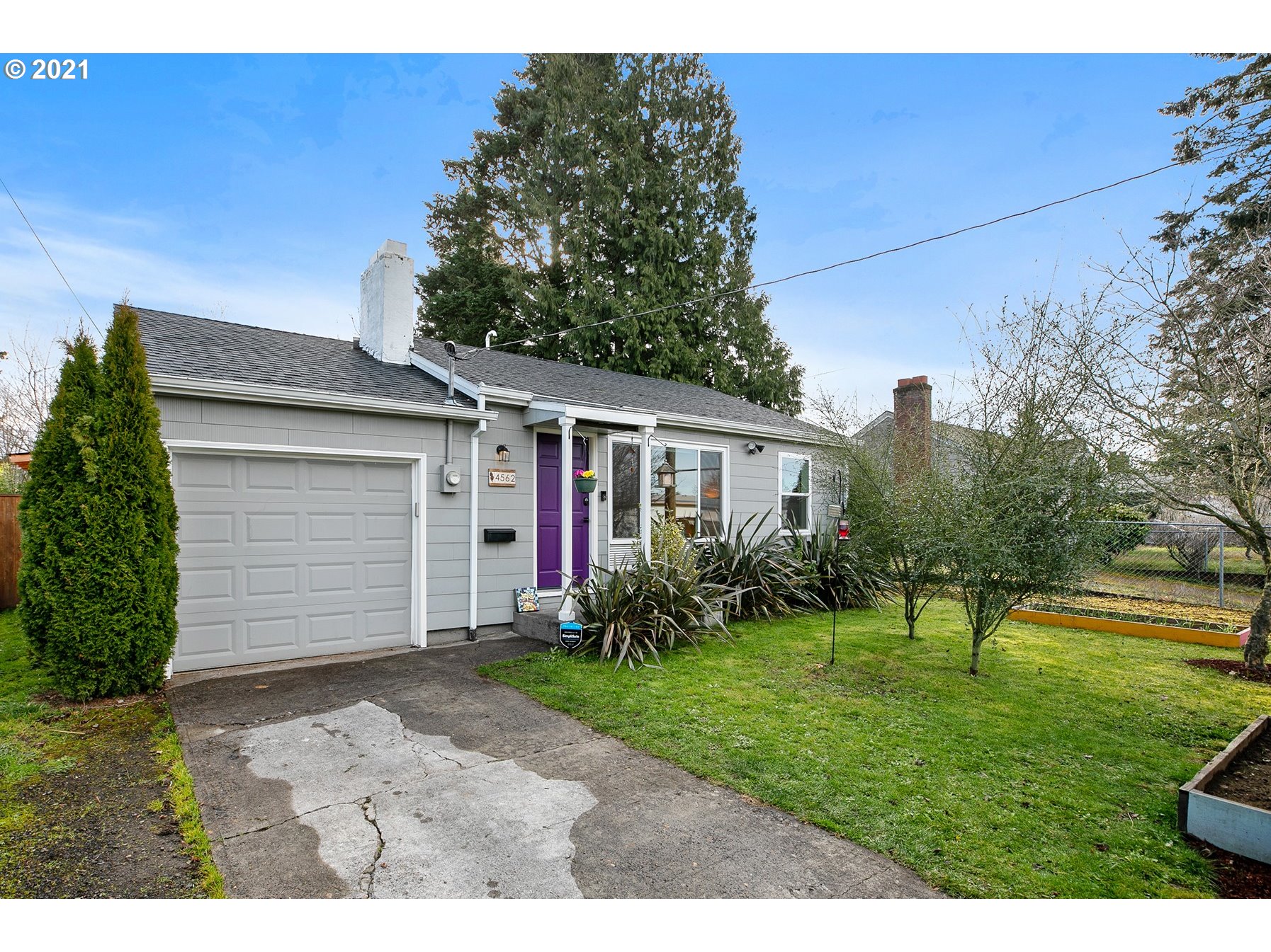 4562 SE 83RD AVE (1 of 27)
