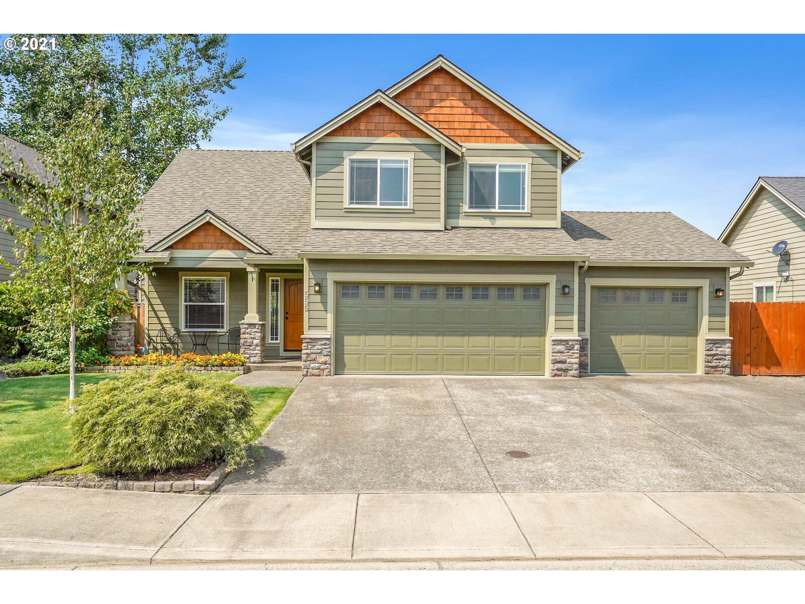 555 GRIZZLY ST (1 of 32)
