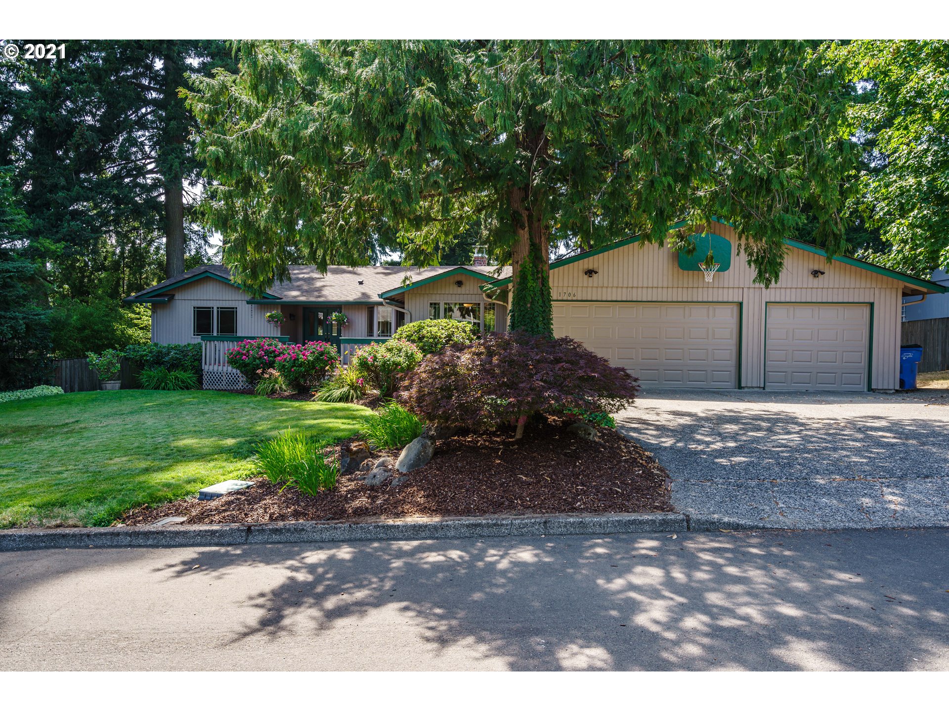 1706 SE 124TH AVE (1 of 32)