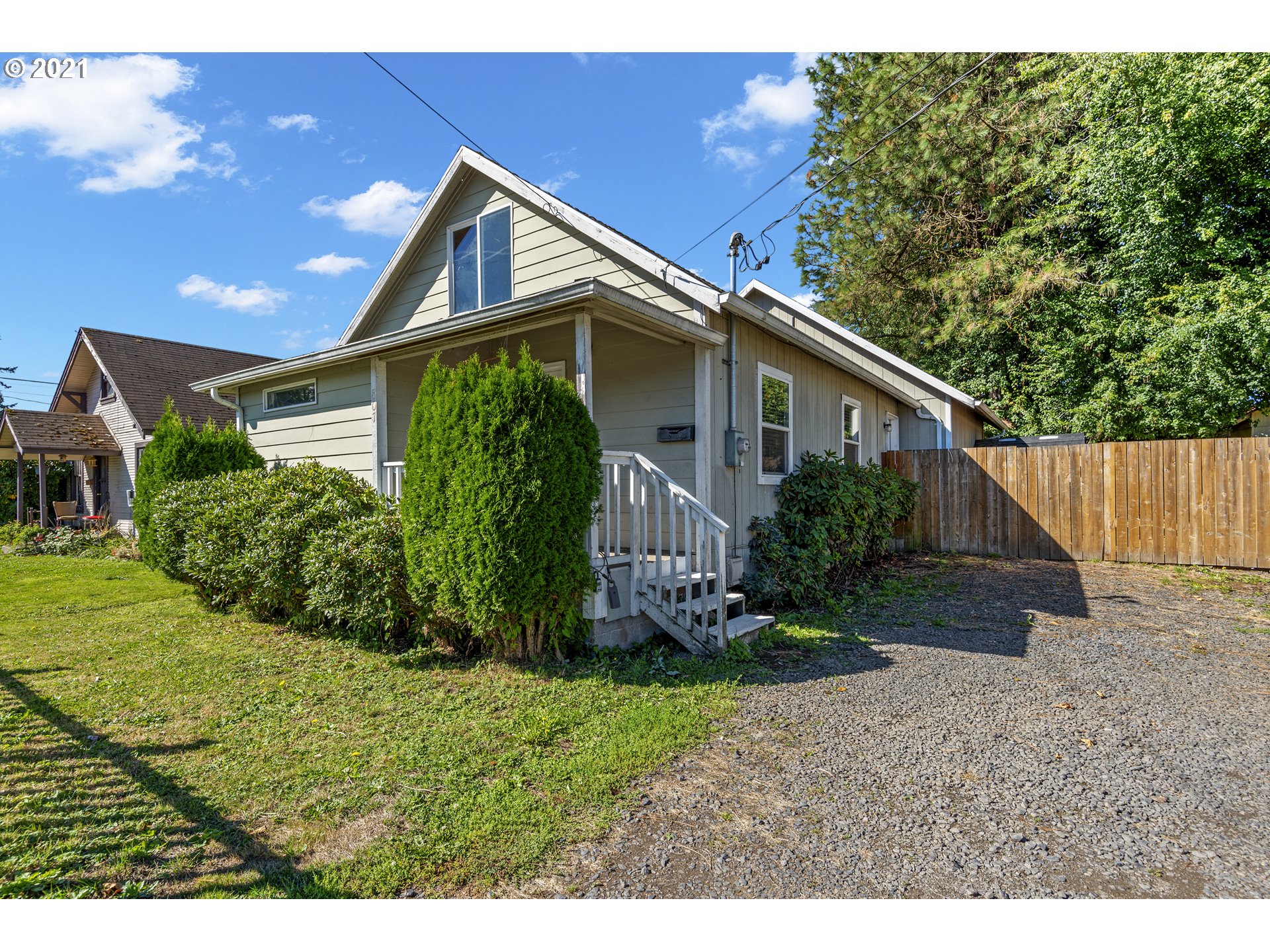 807 S 8TH AVE (1 of 19)