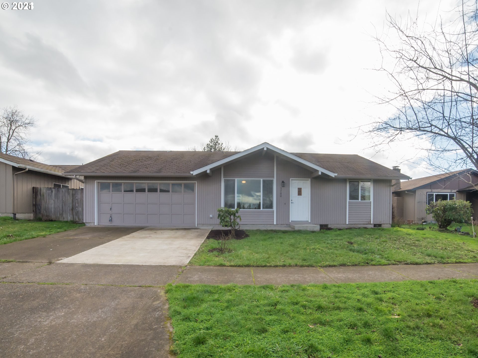 3700 PLUMTREE DR (1 of 16)