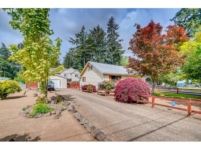 3851 SE 154TH AVE (1 of 25)