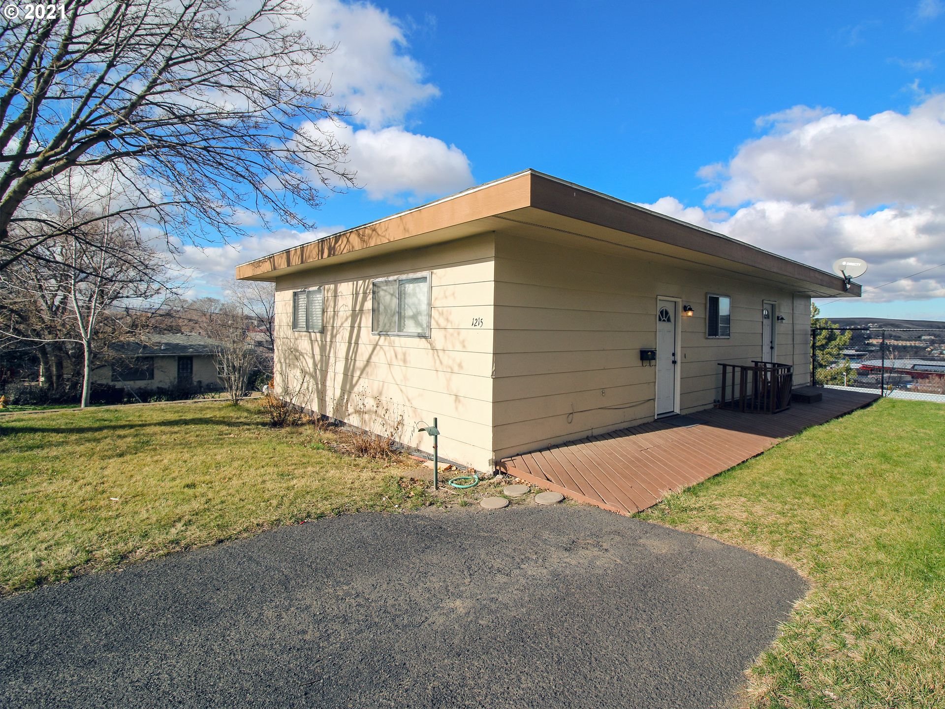 1215 SW ISAAC AVE (1 of 26)