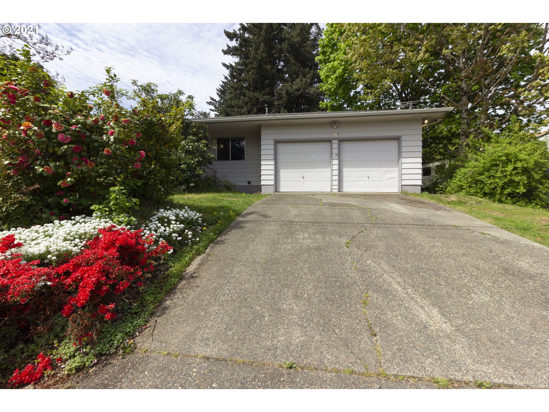 1039 SE 148TH AVE (1 of 27)