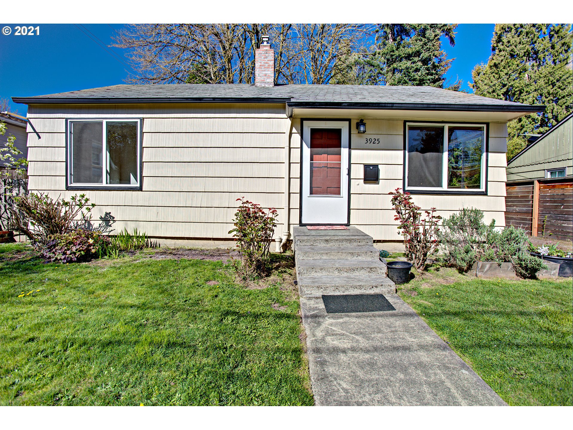 3925 SE 14TH AVE (1 of 24)