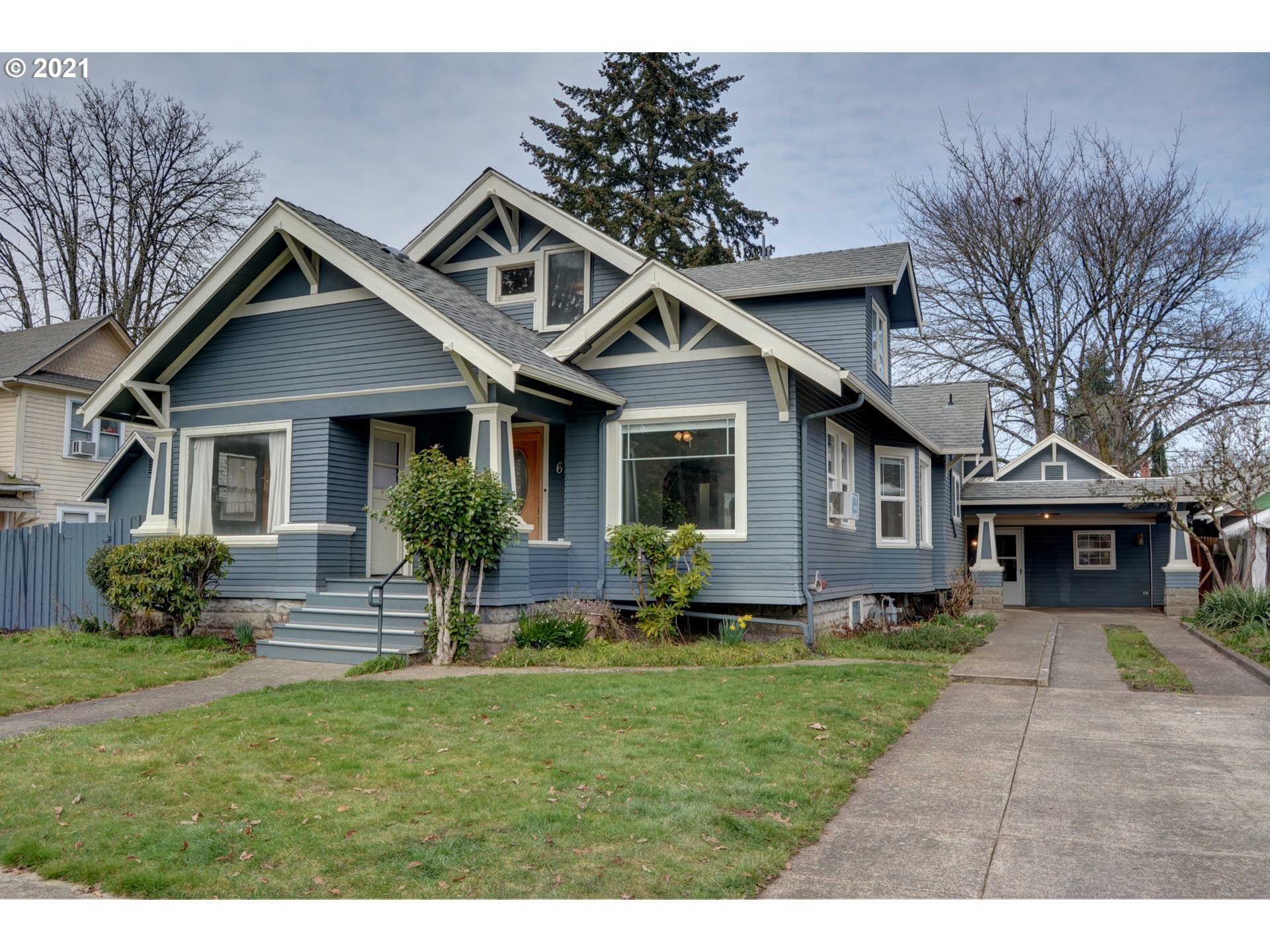 671 W 11TH AVE (1 of 26)