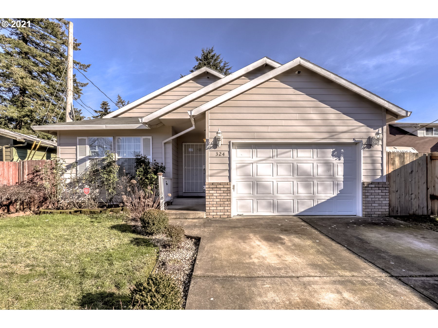 324 SE 139TH AVE (1 of 22)