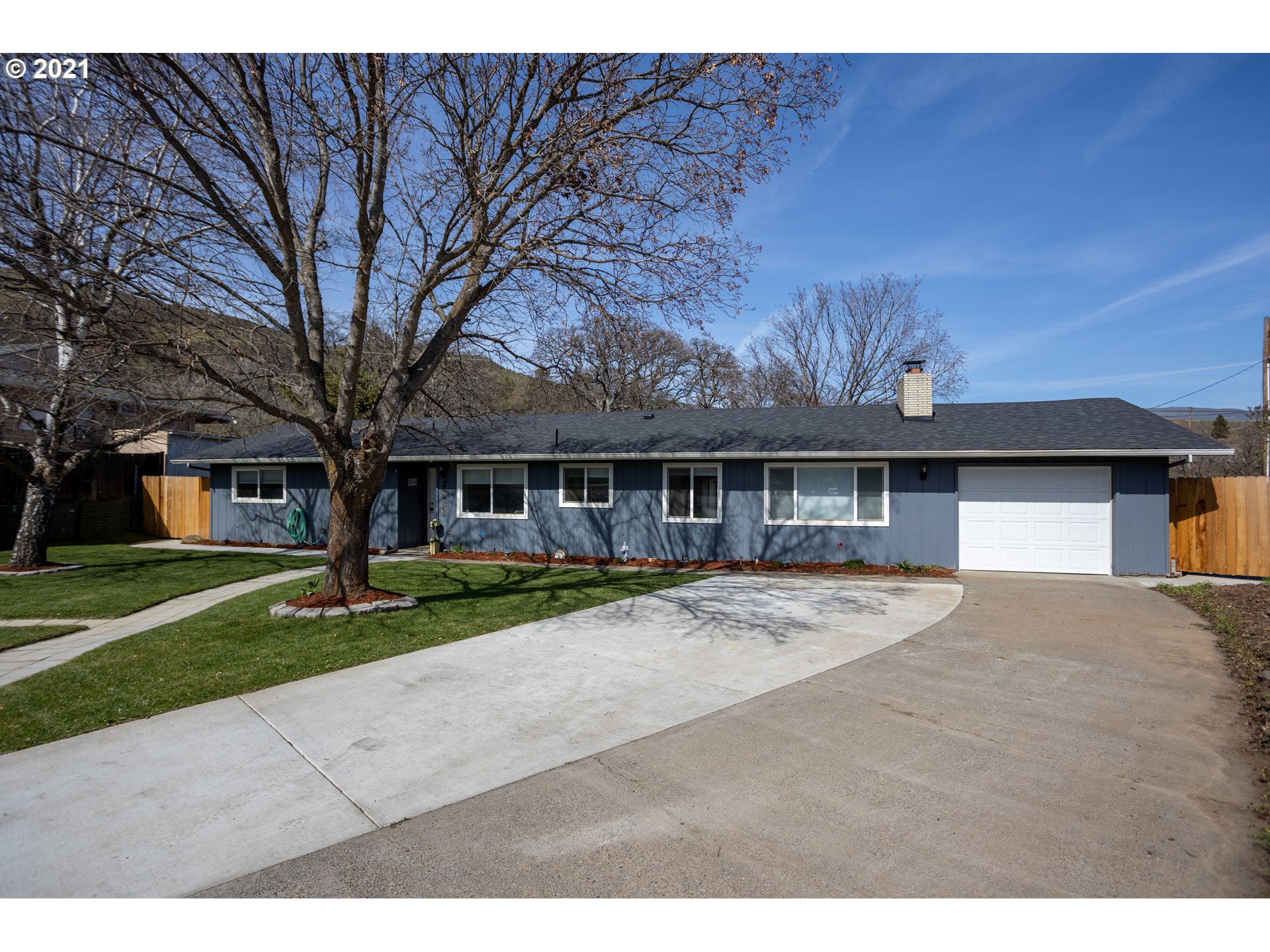 1101 MURRAY DR (1 of 28)