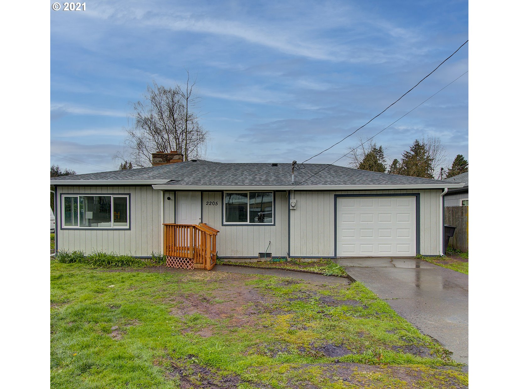 2205 42ND AVE (1 of 25)
