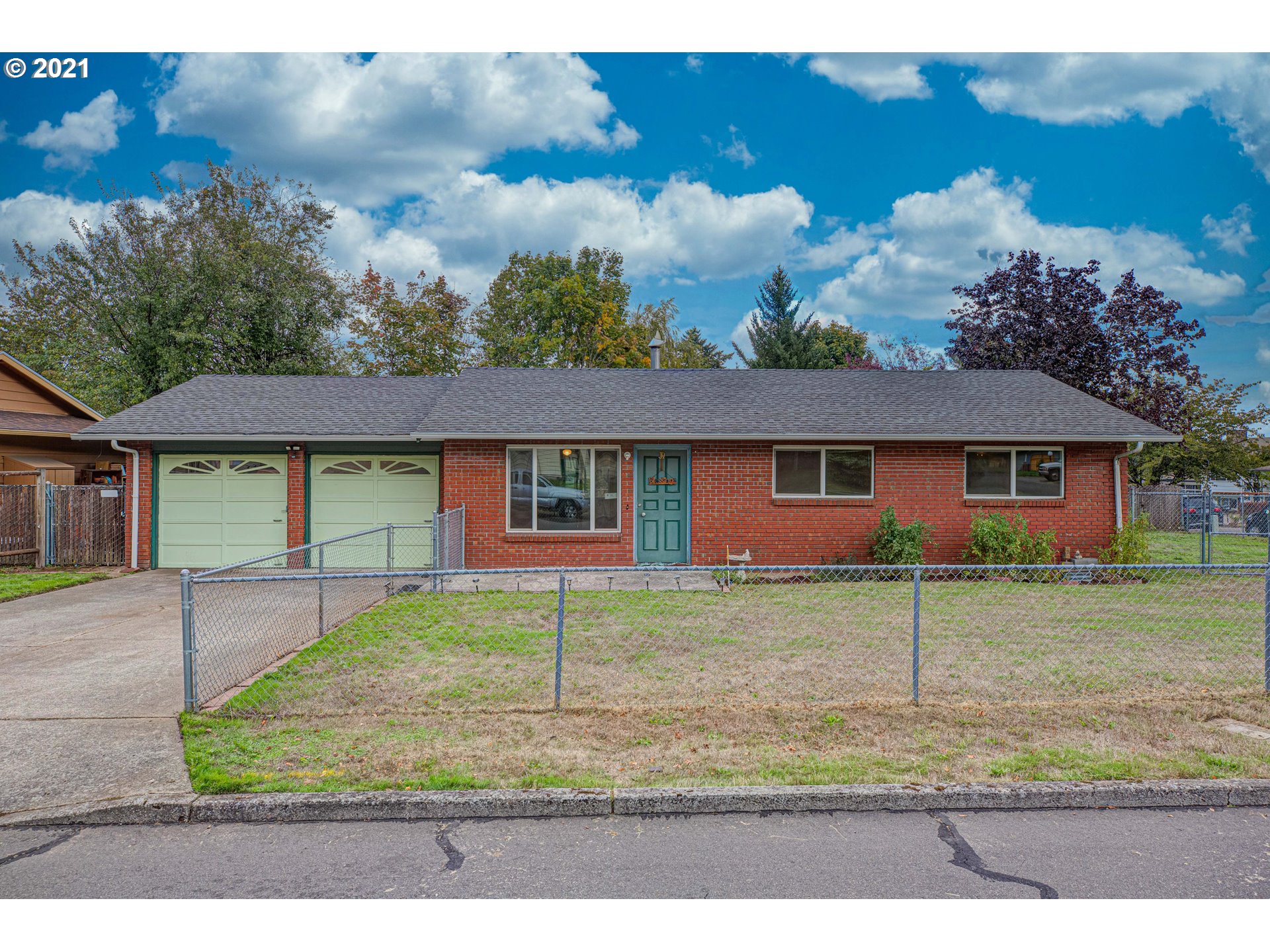 1230 SE HARLOW AVE (1 of 31)