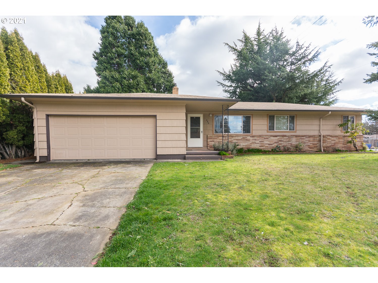 444 SE 153RD AVE (1 of 26)
