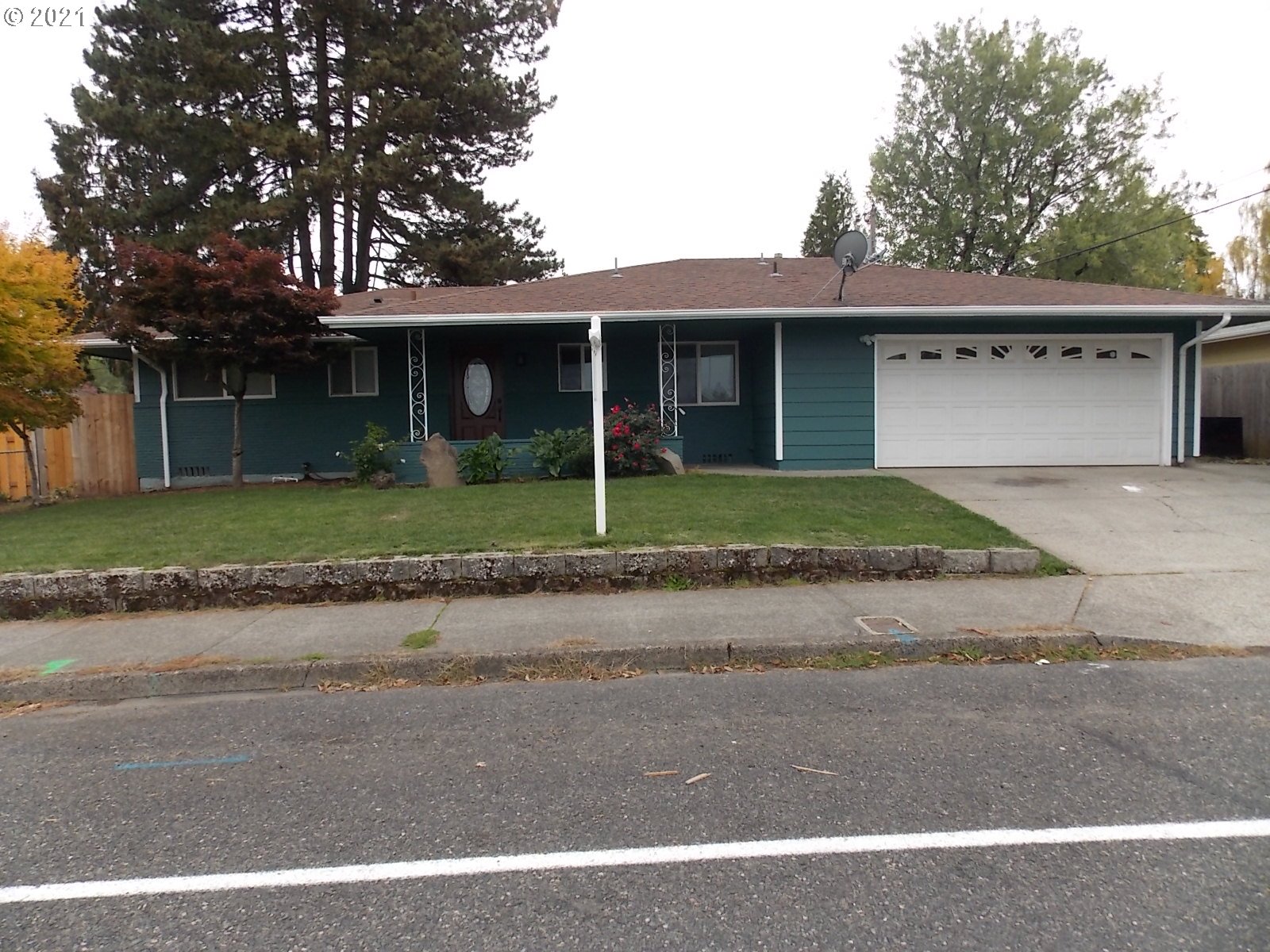 944 SE 217TH AVE (1 of 25)