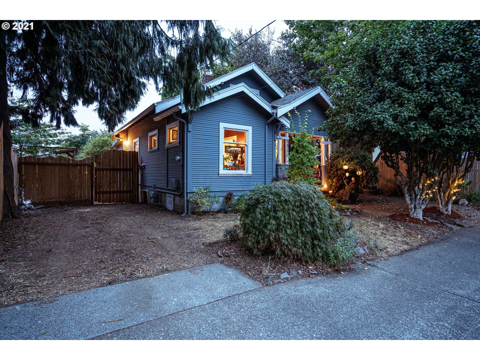 4911 SE 84TH AVE (1 of 32)