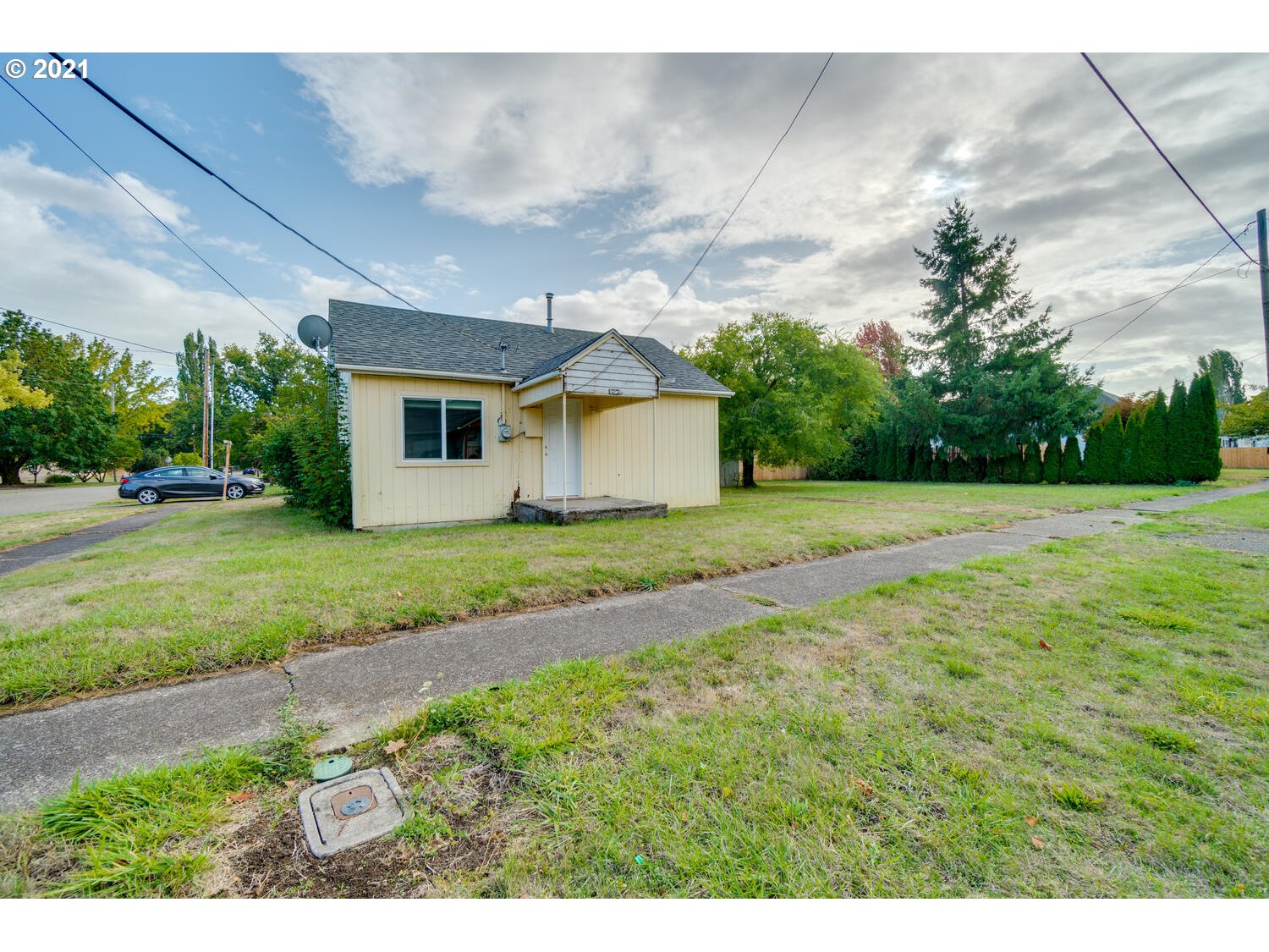 508 NW SHERMAN ST (1 of 26)