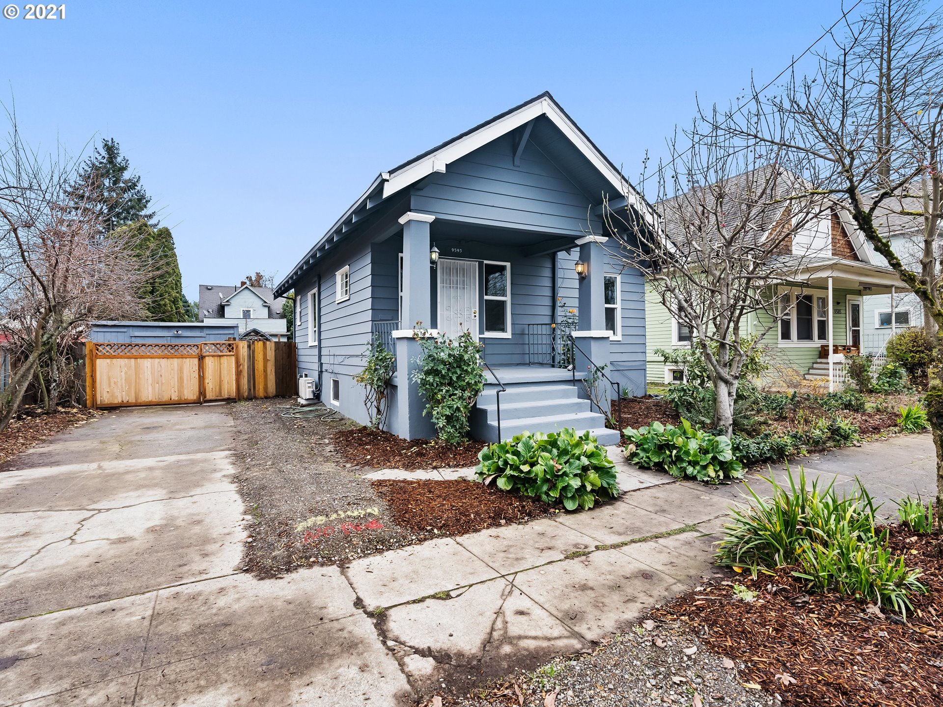 9595 N LOMBARD ST (1 of 32)