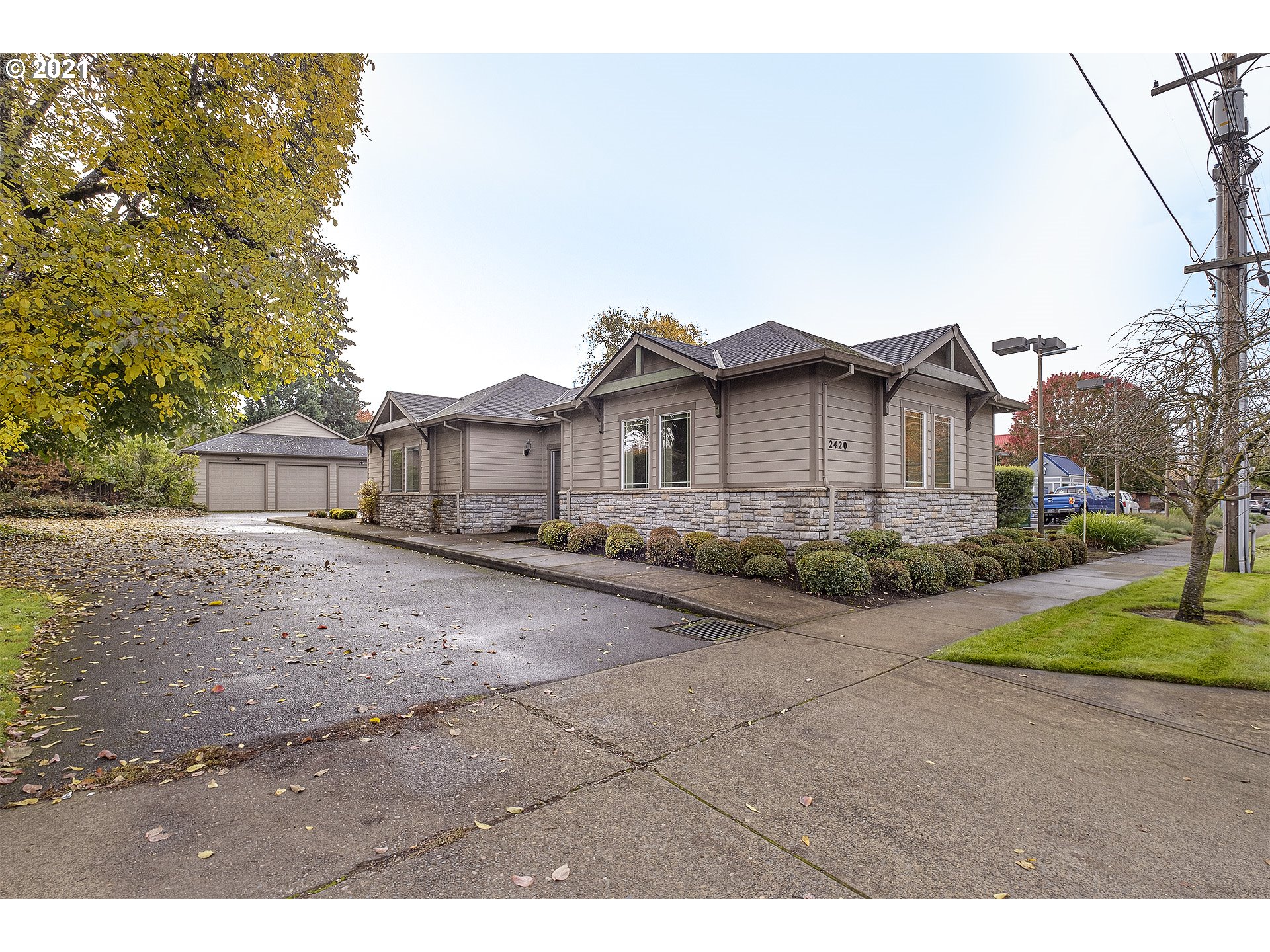 2420 PACIFIC AVE (1 of 17)