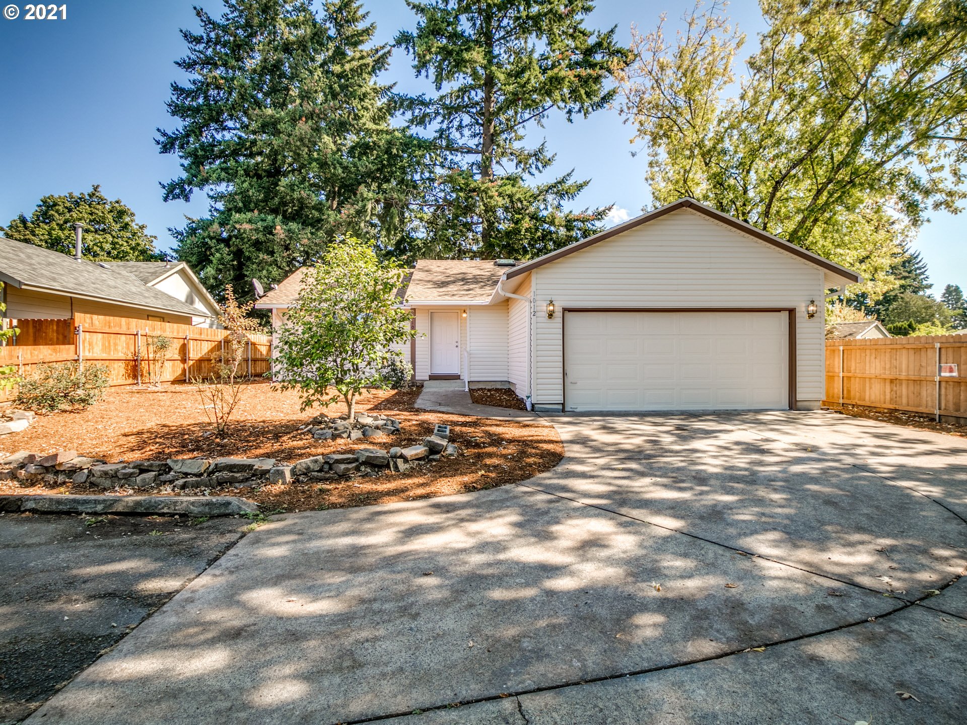 1012 SE 123RD AVE (1 of 30)