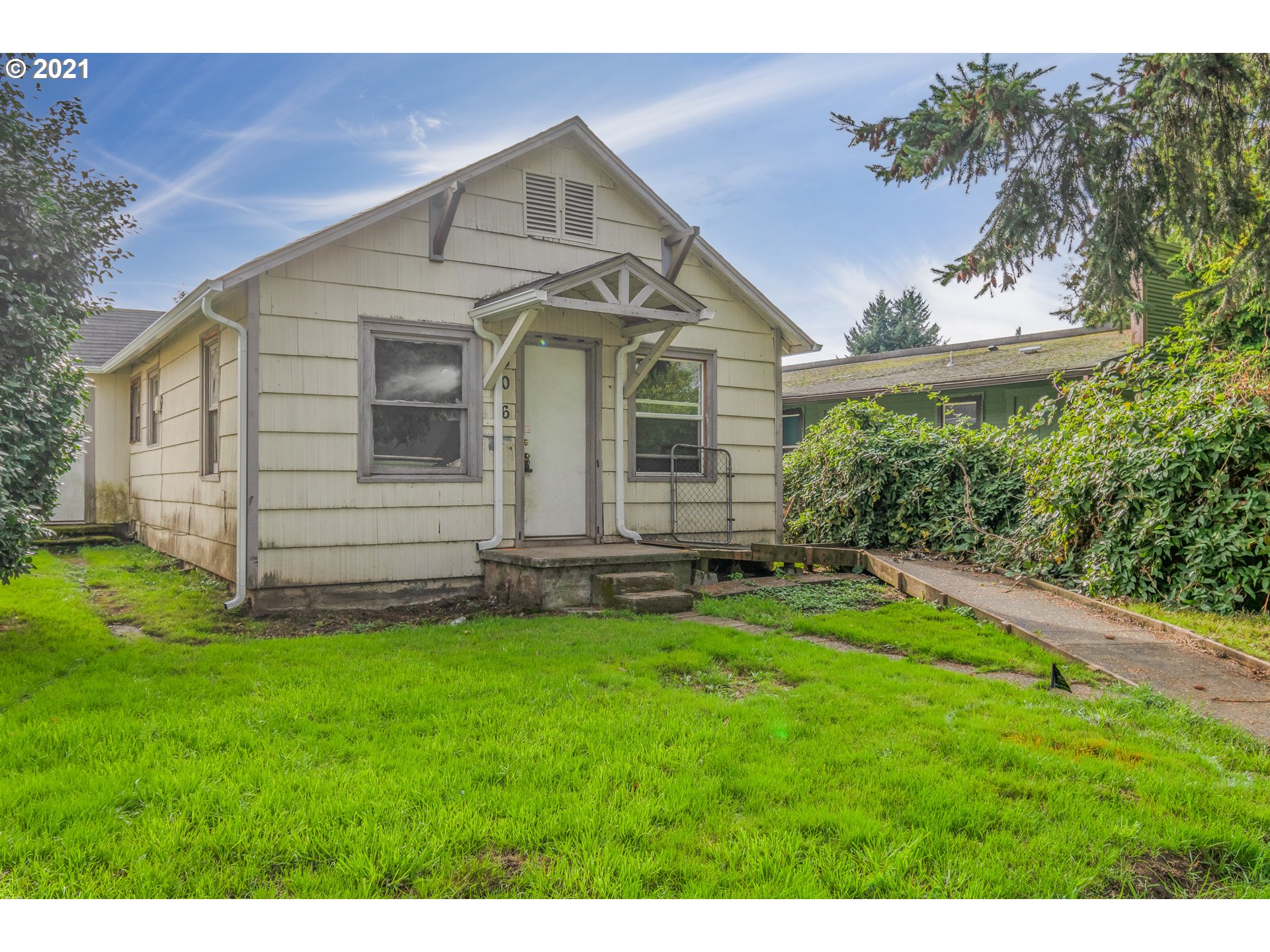 306 16TH AVE (1 of 21)