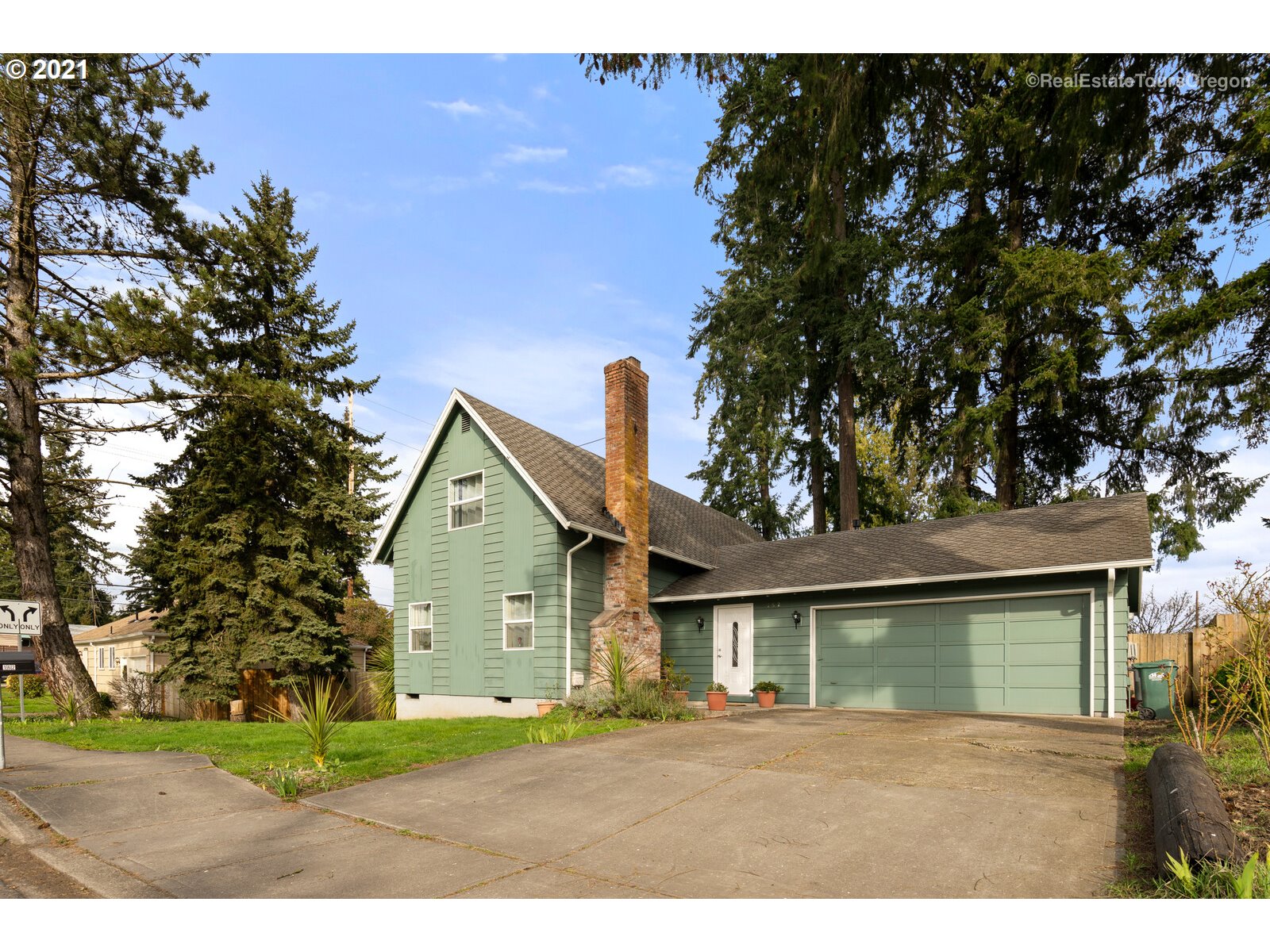 162 SE 24TH AVE (1 of 28)