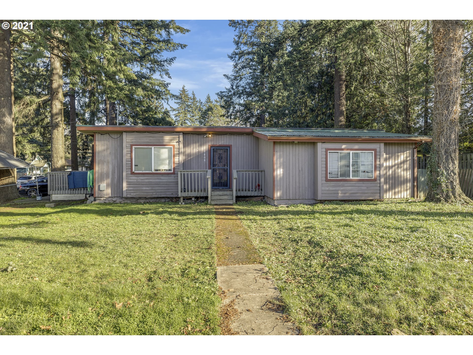 5808 SE 136TH AVE (1 of 27)