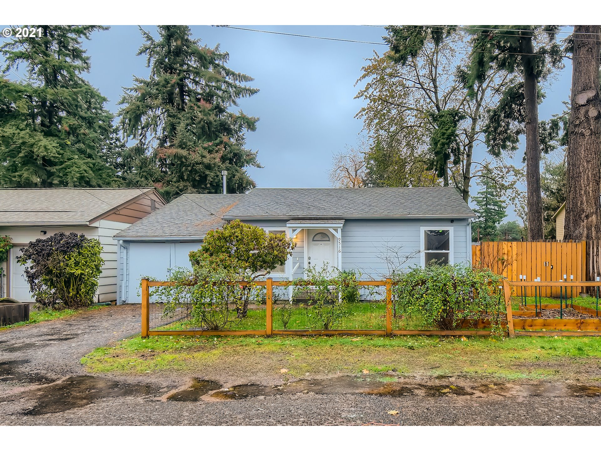 9516 SE 79TH AVE (1 of 32)