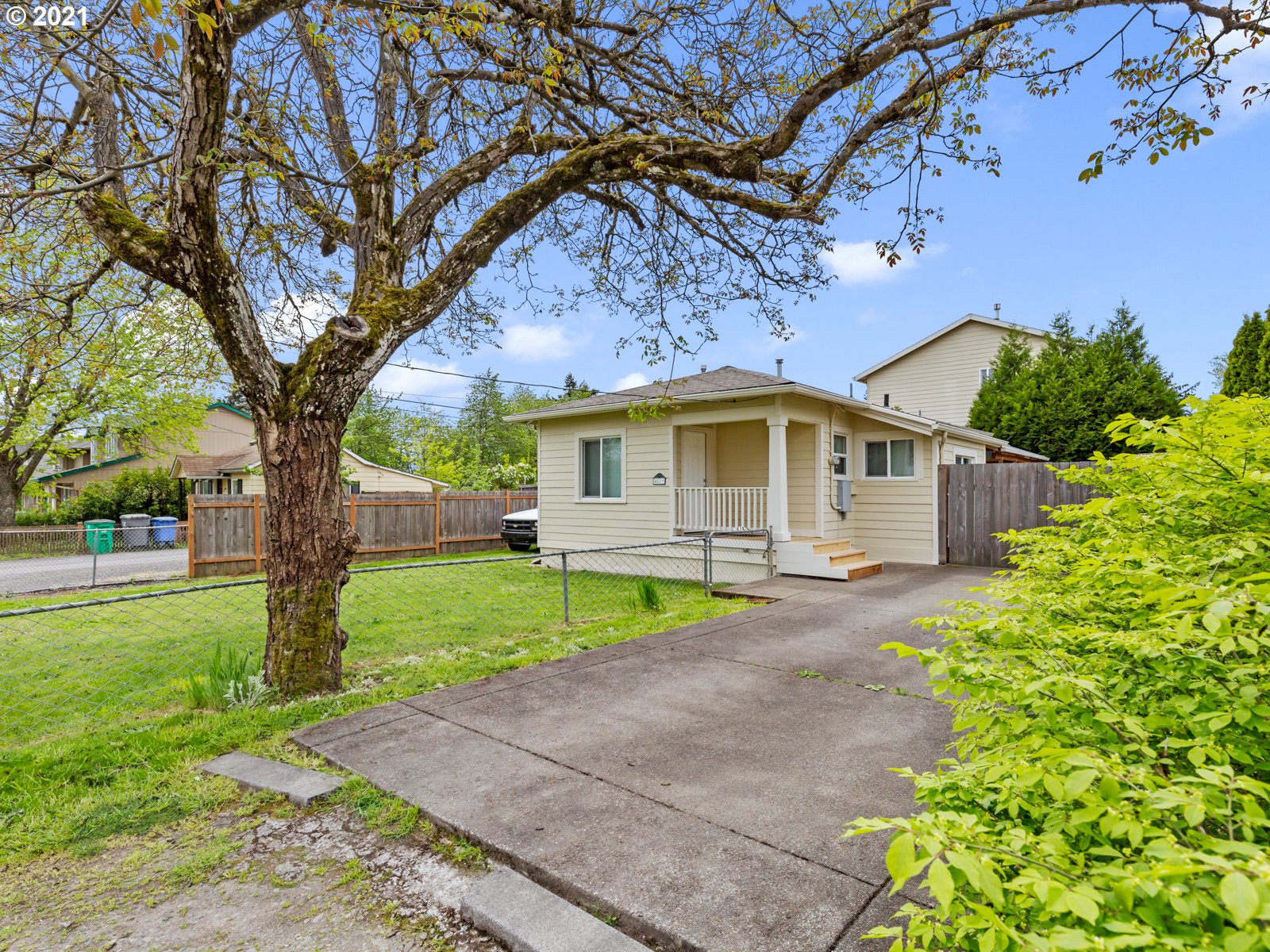 4819 SE 104TH AVE (1 of 13)