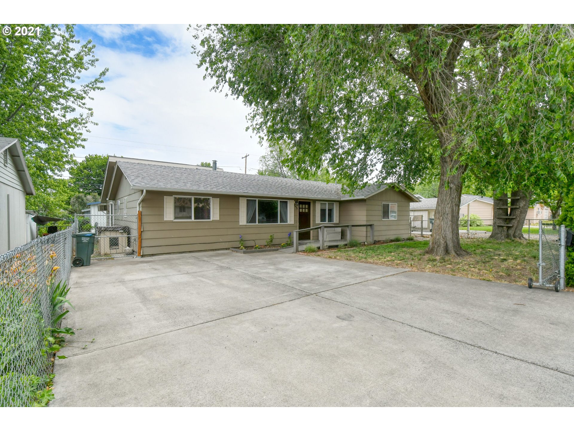 2429 SW PERKINS AVE (1 of 32)
