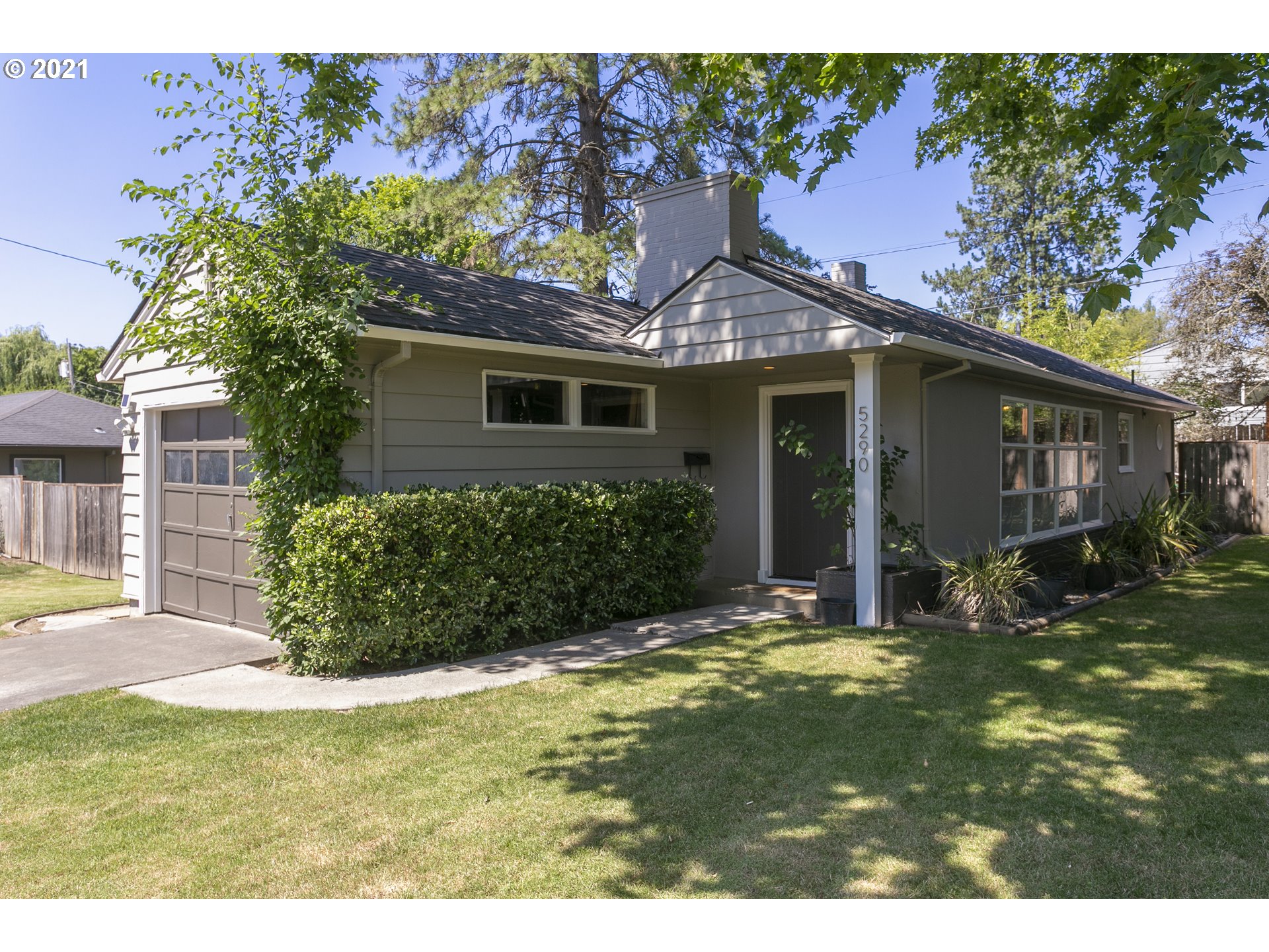 5290 SW CHESTNUT AVE (1 of 27)