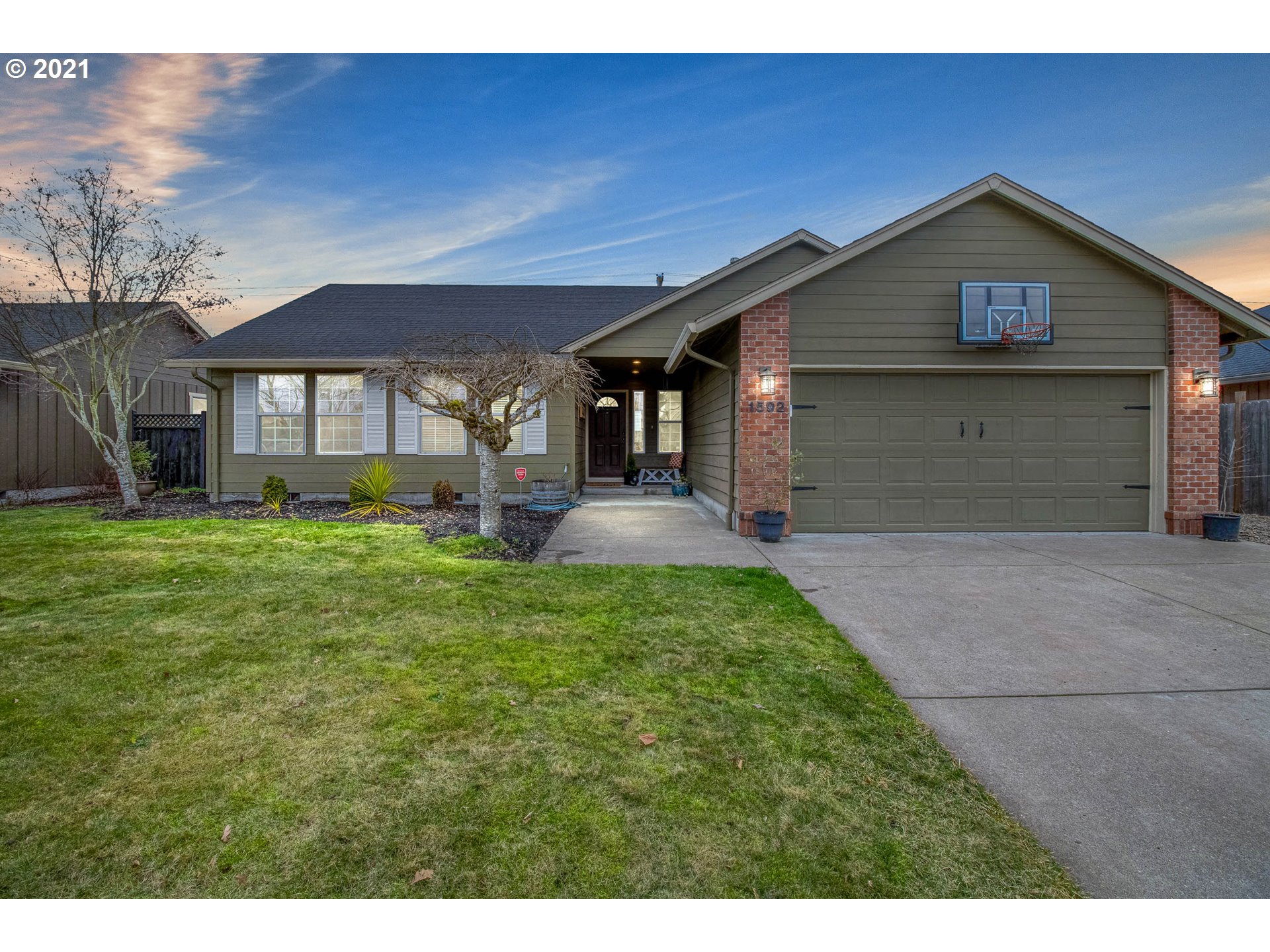 1592 IRON HORSE RD (1 of 32)