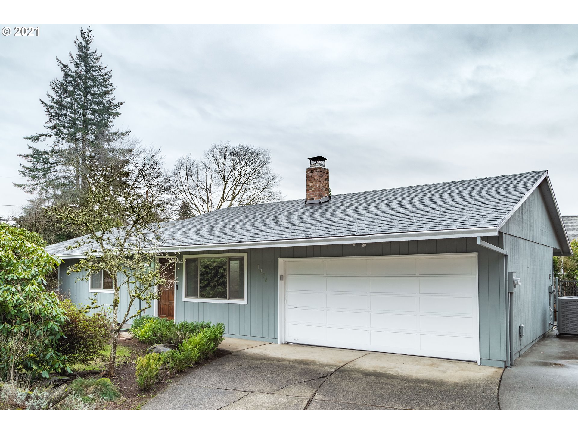 1078 SE 174TH AVE (1 of 32)