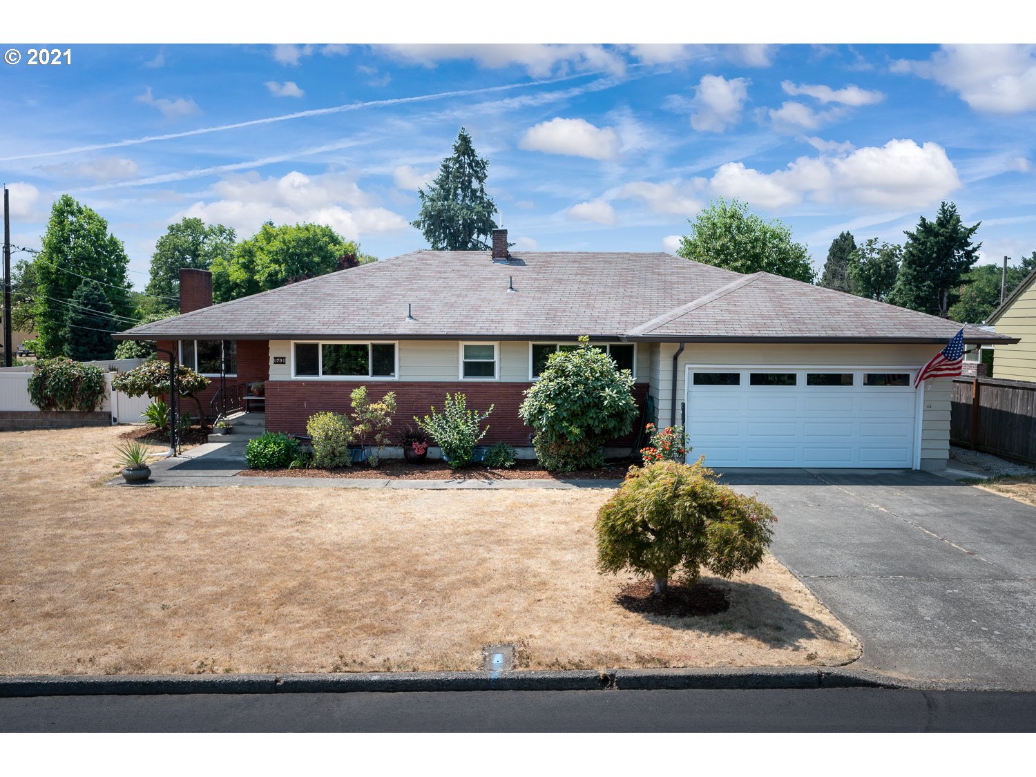 8791 SE 34TH AVE (1 of 31)