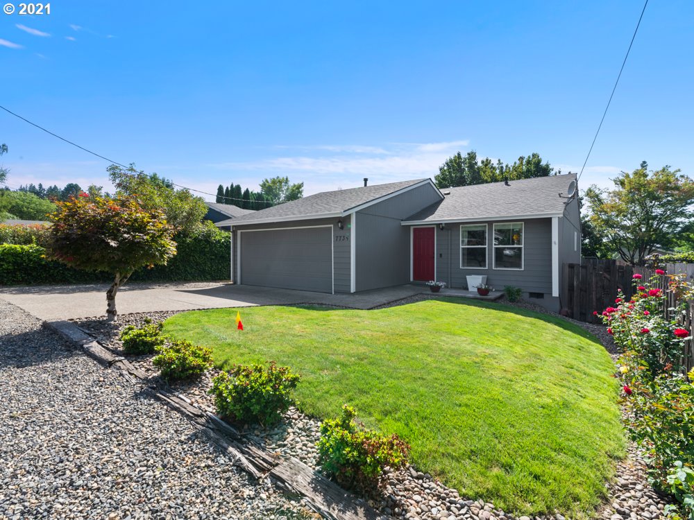 7735 SE 105TH AVE (1 of 29)