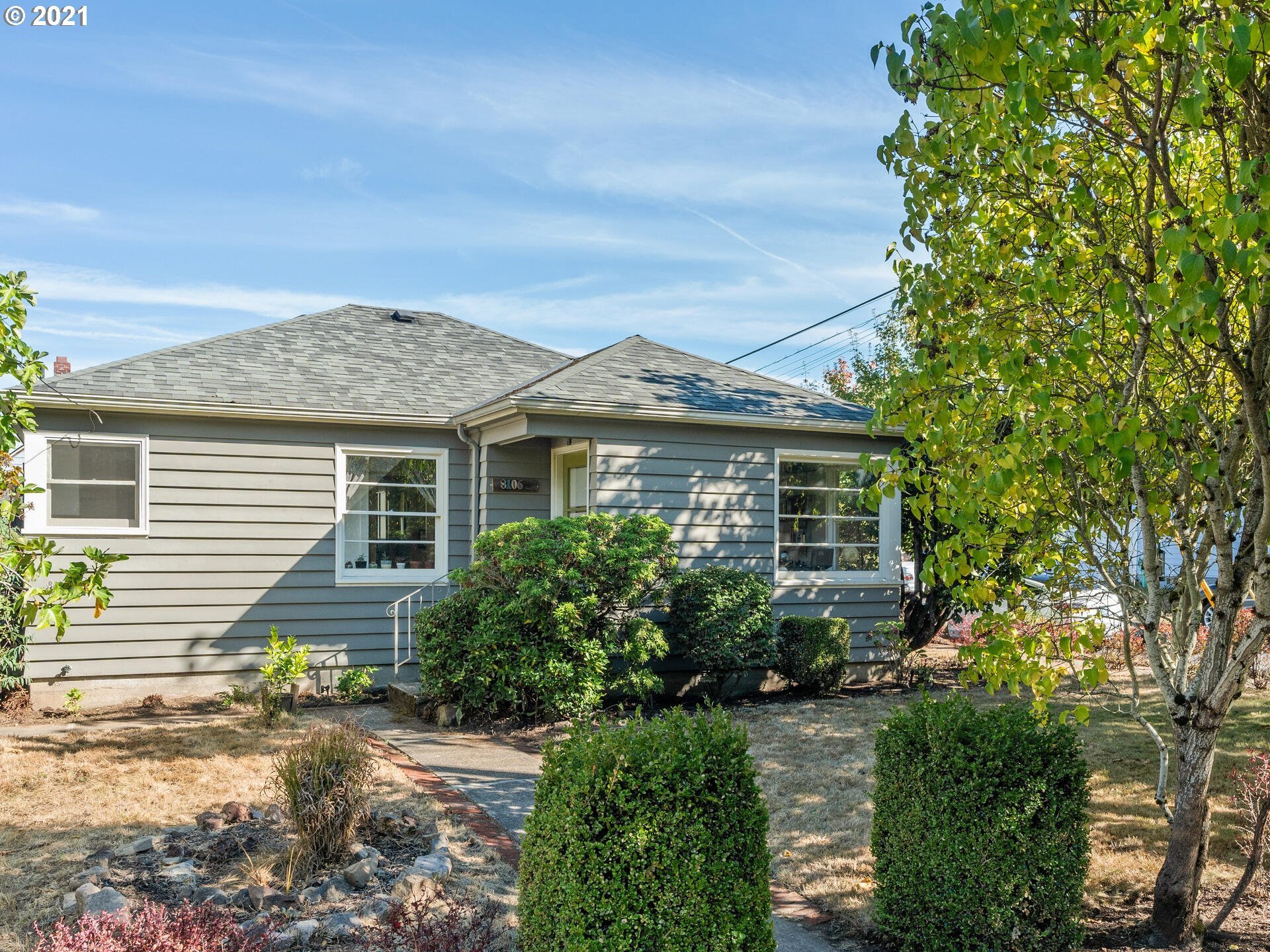 8106 N EMERALD AVE (1 of 32)
