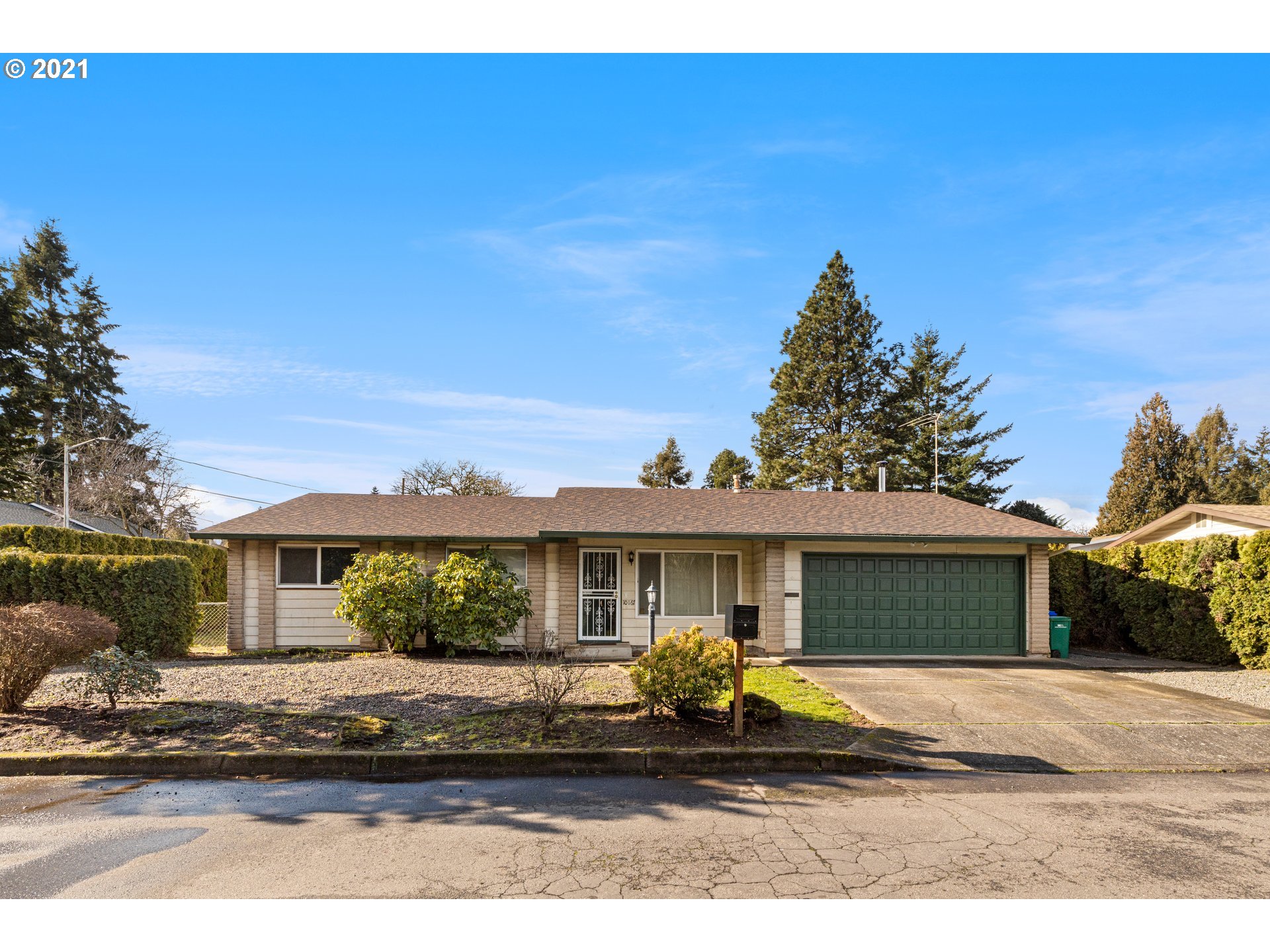 10167 SE 45TH AVE (1 of 24)