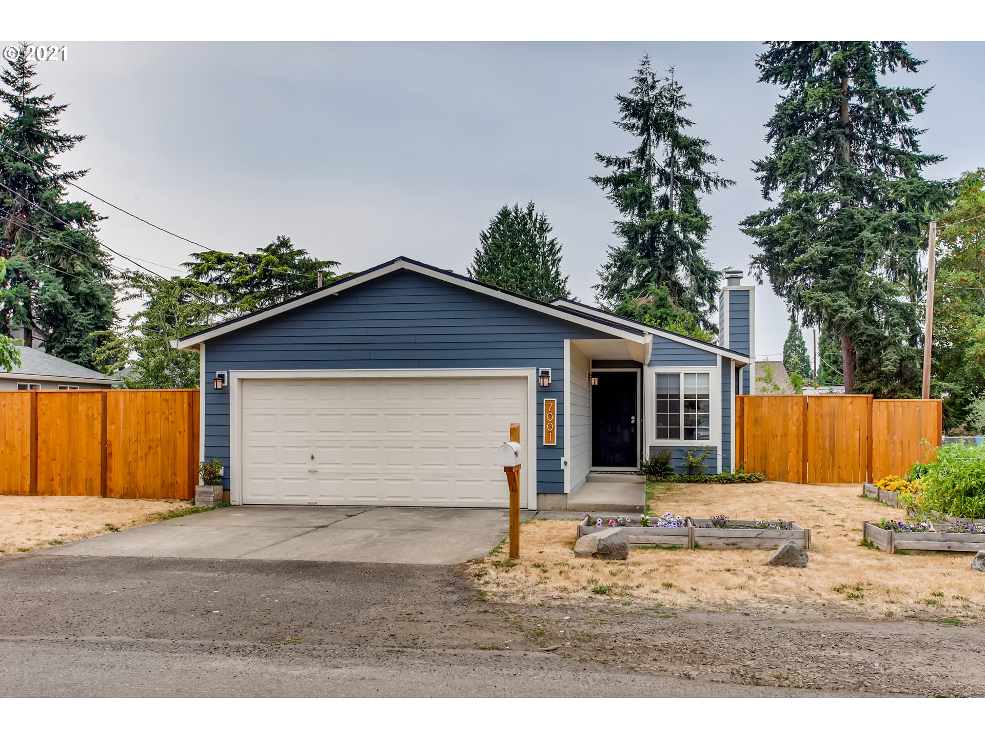 7001 SE 63RD AVE (1 of 32)
