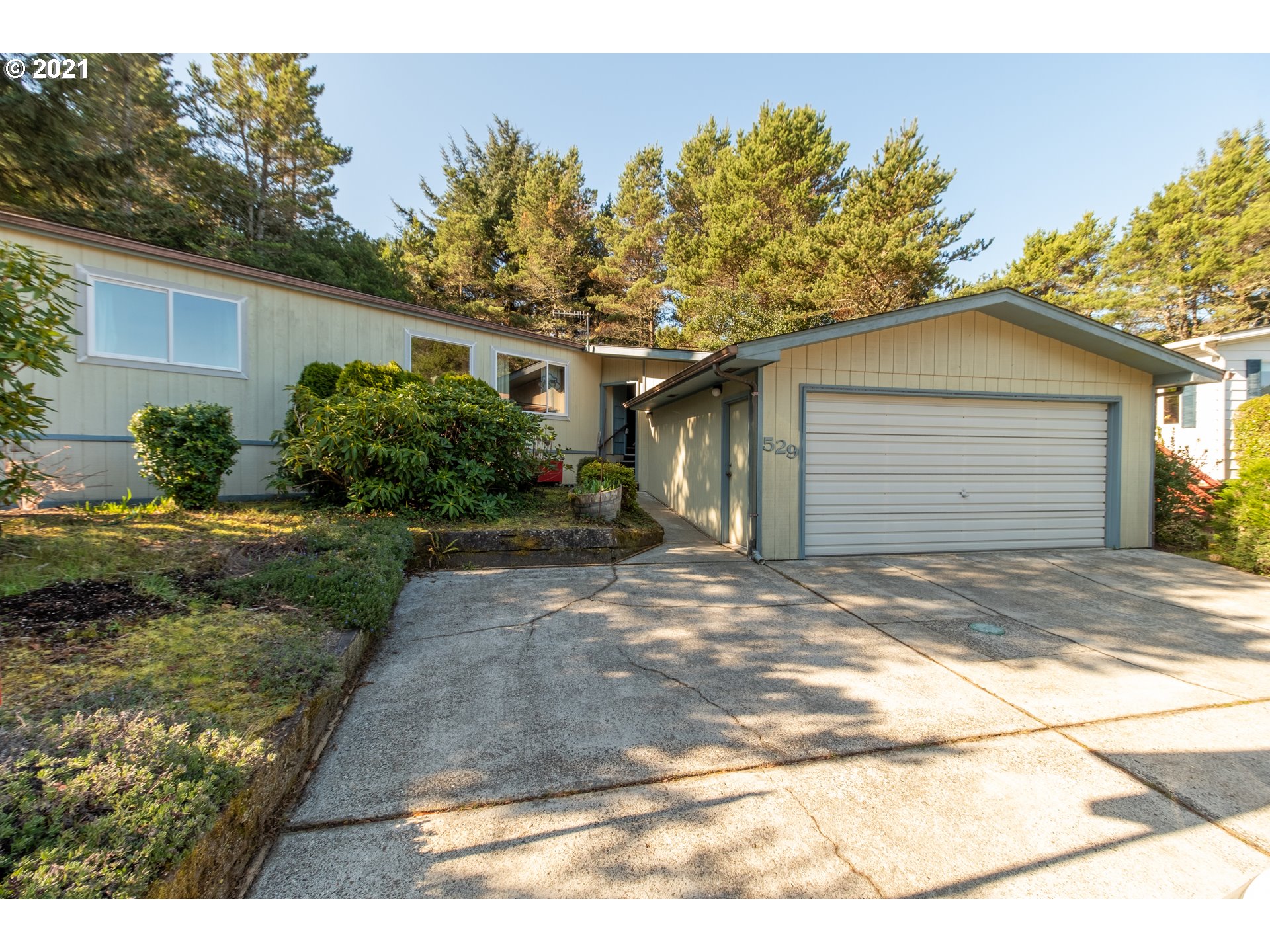1601 RHODODENDRON DR 529 (1 of 23)