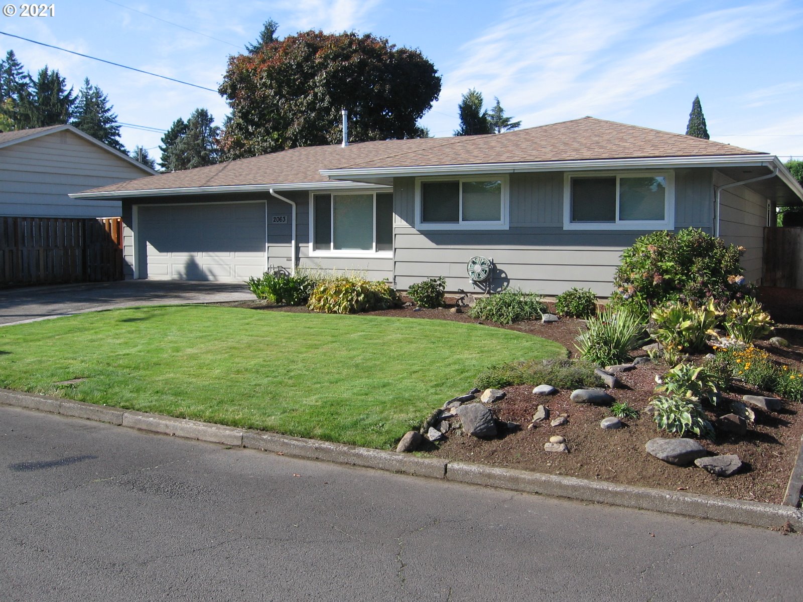 2063 SE 159TH AVE (1 of 18)