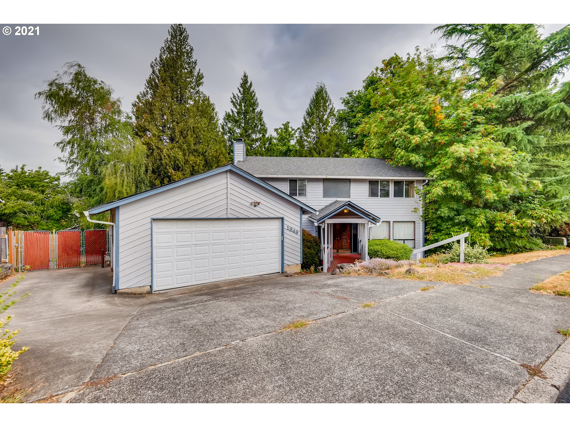 1849 SW 24TH DR (1 of 32)