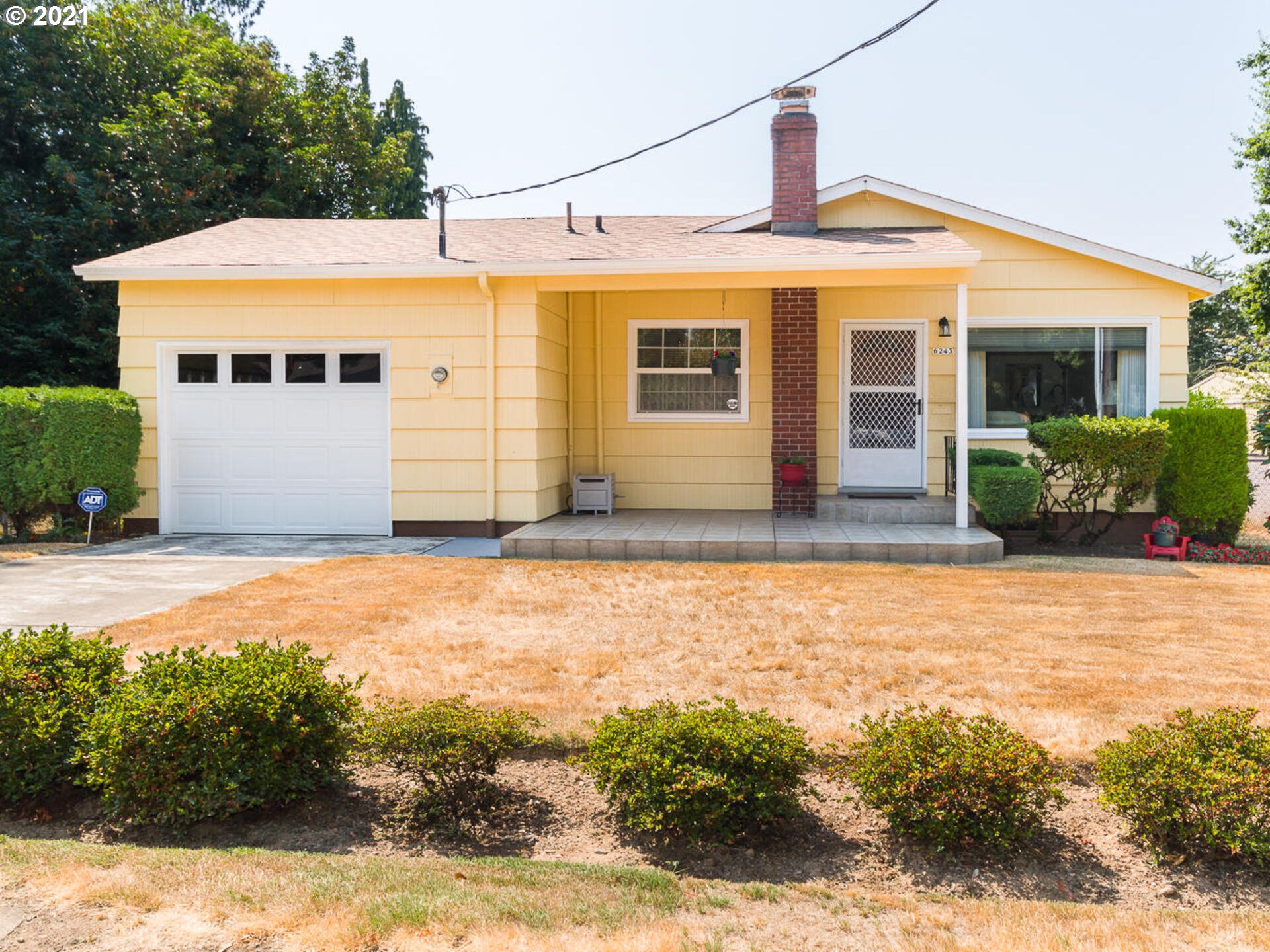 6243 SE 120TH AVE (1 of 28)