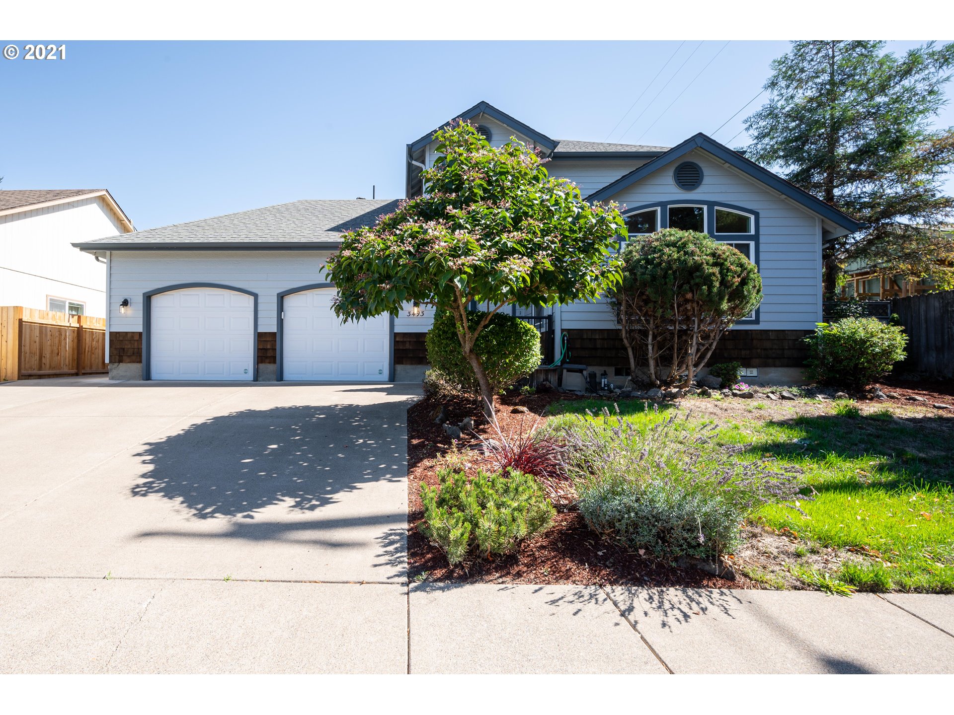3493 KENDRA ST (1 of 26)