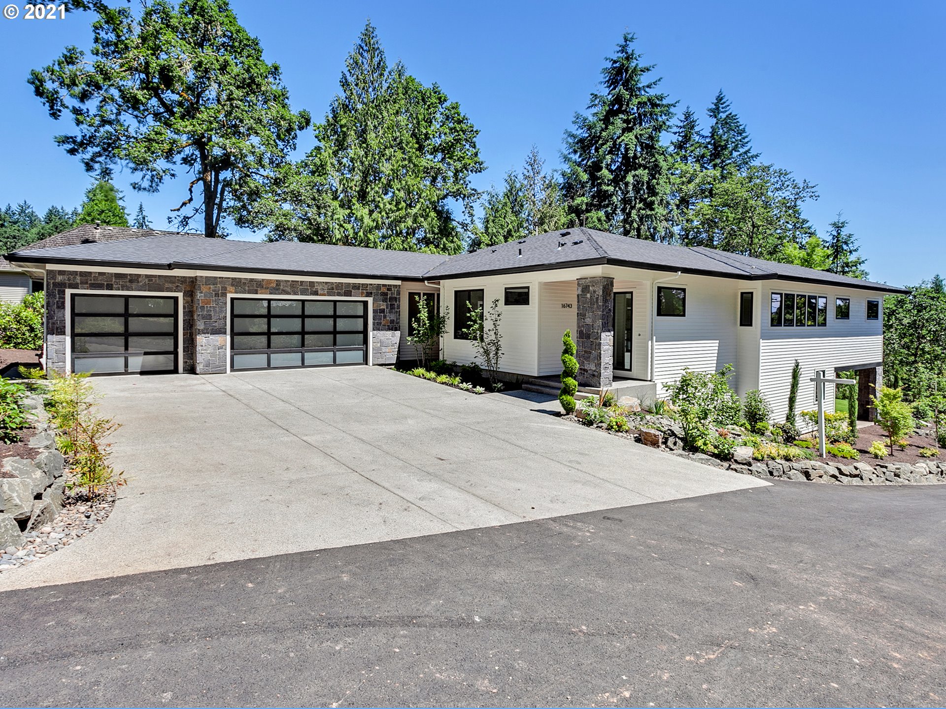 16743 SW Pacific HWY (1 of 32)