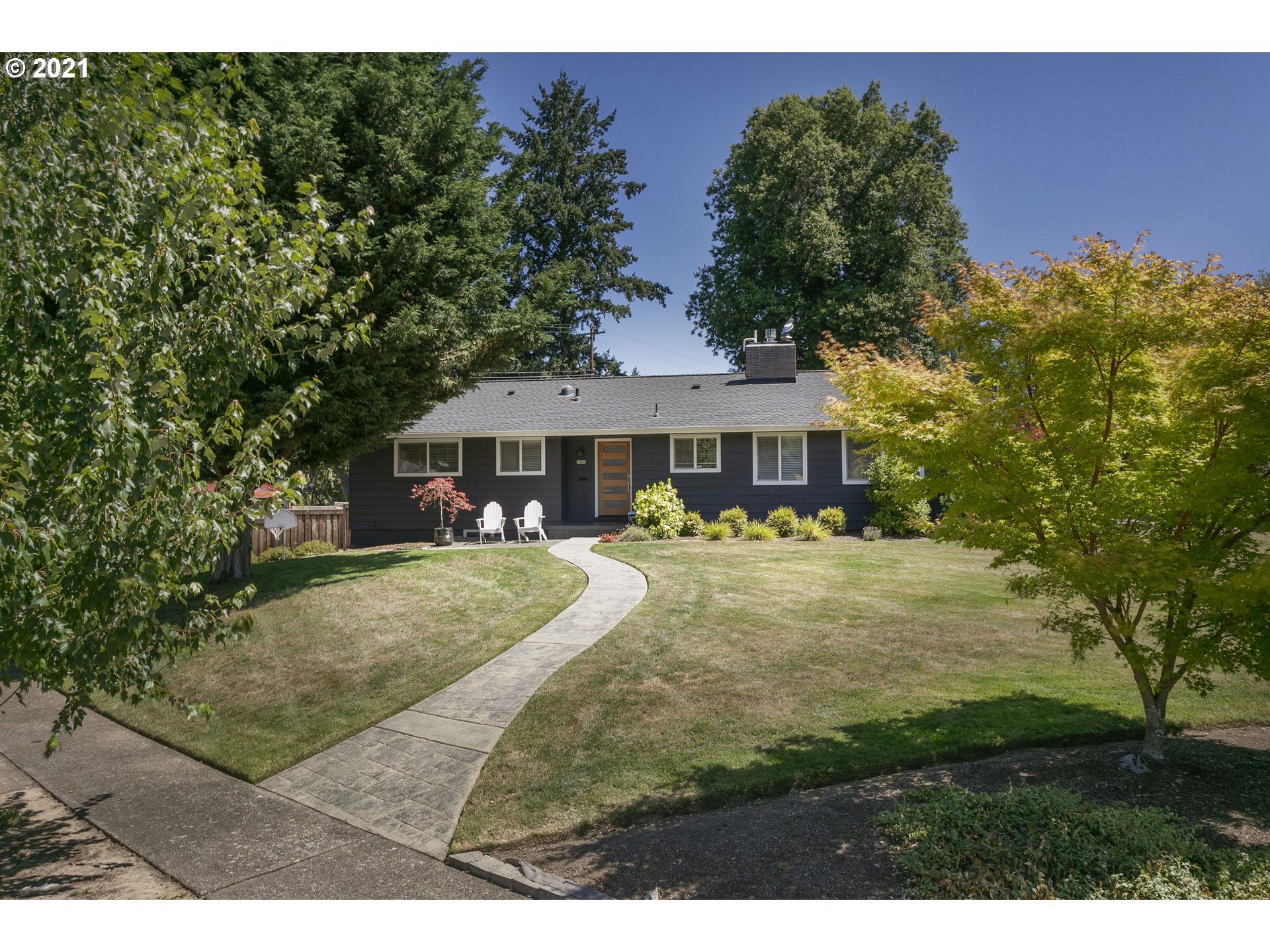 1380 SW HILLDALE AVE (1 of 32)