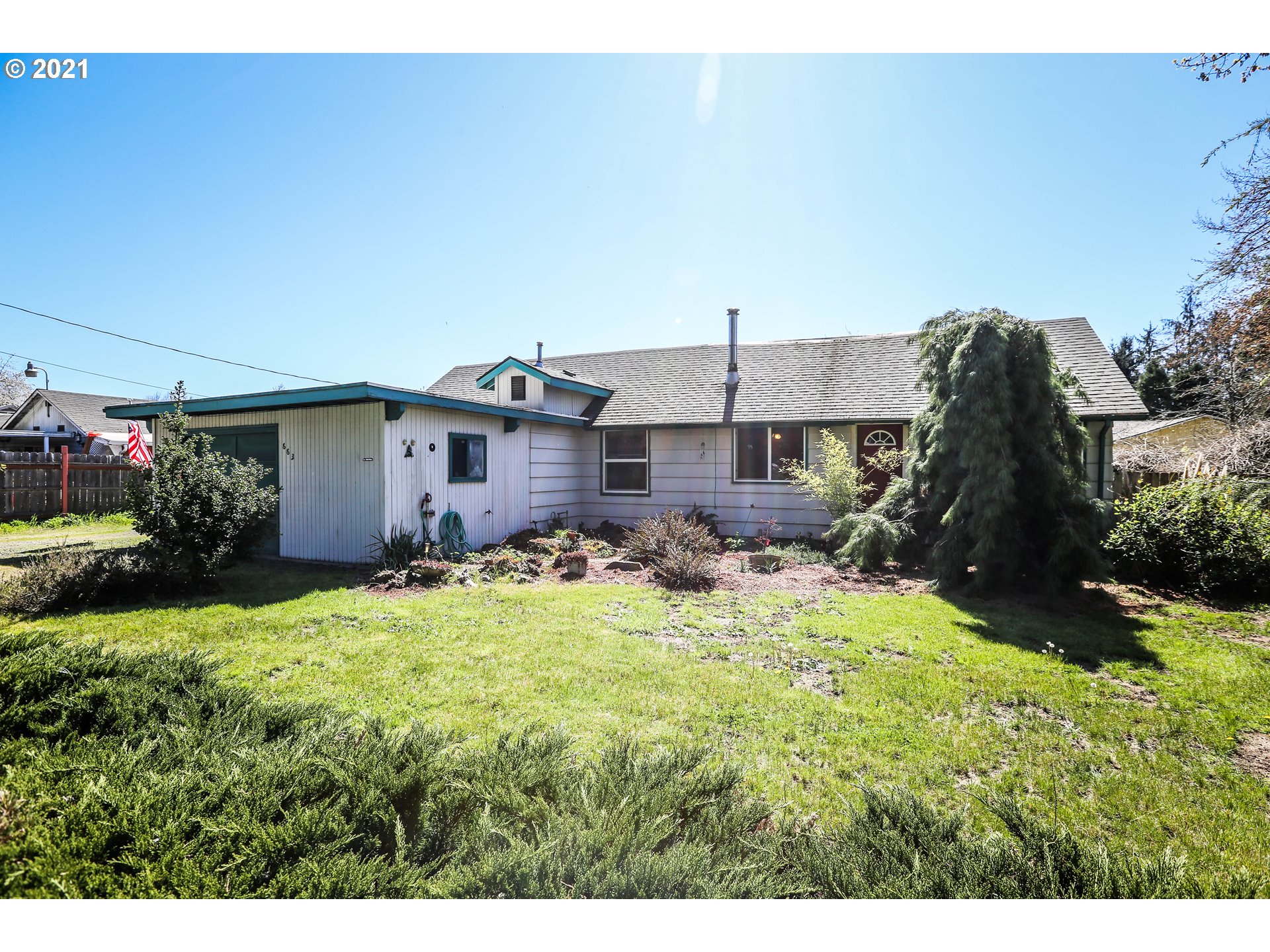 663 FAIRVIEW DR (1 of 21)
