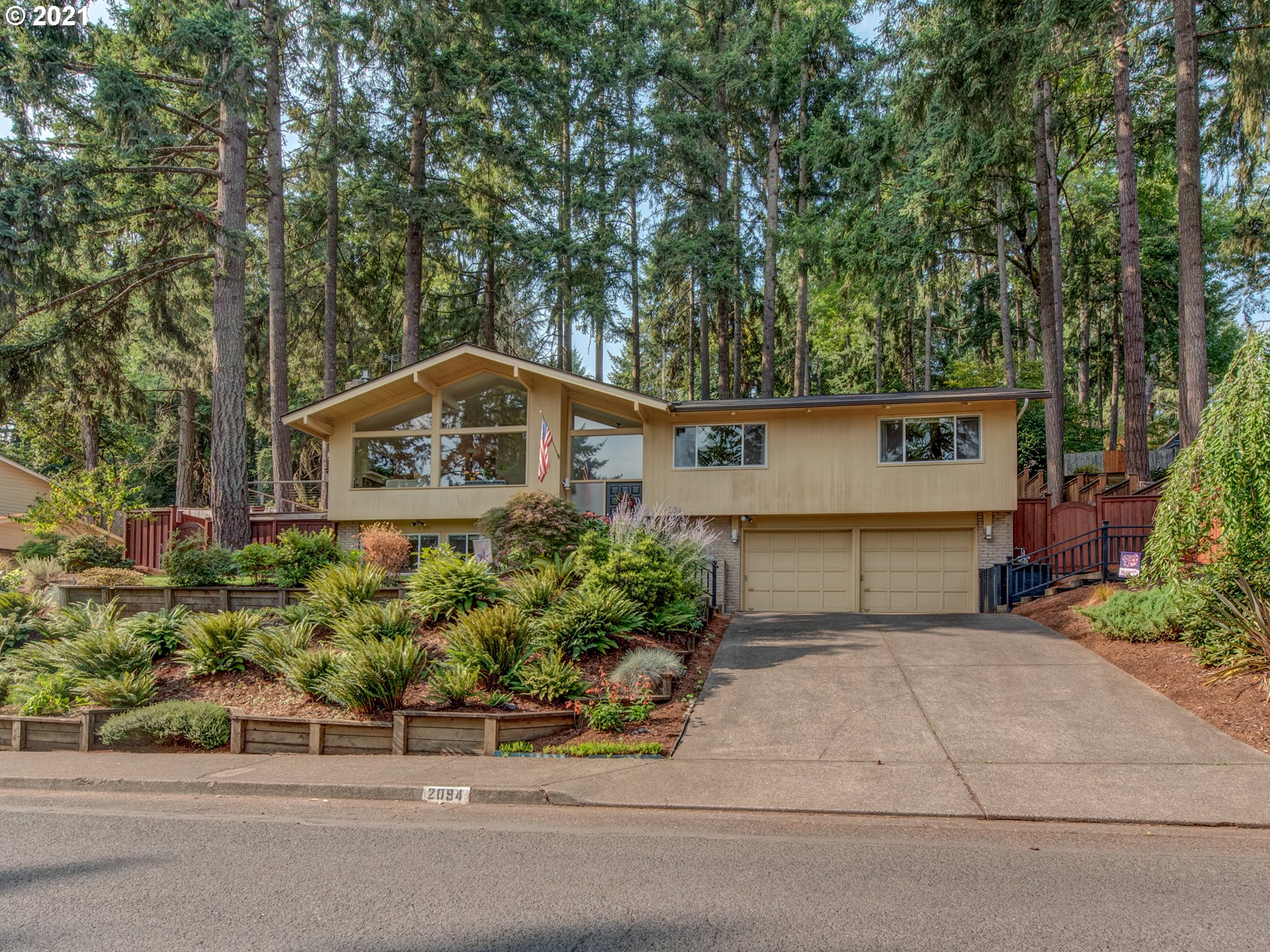2094 W 29TH AVE (1 of 32)