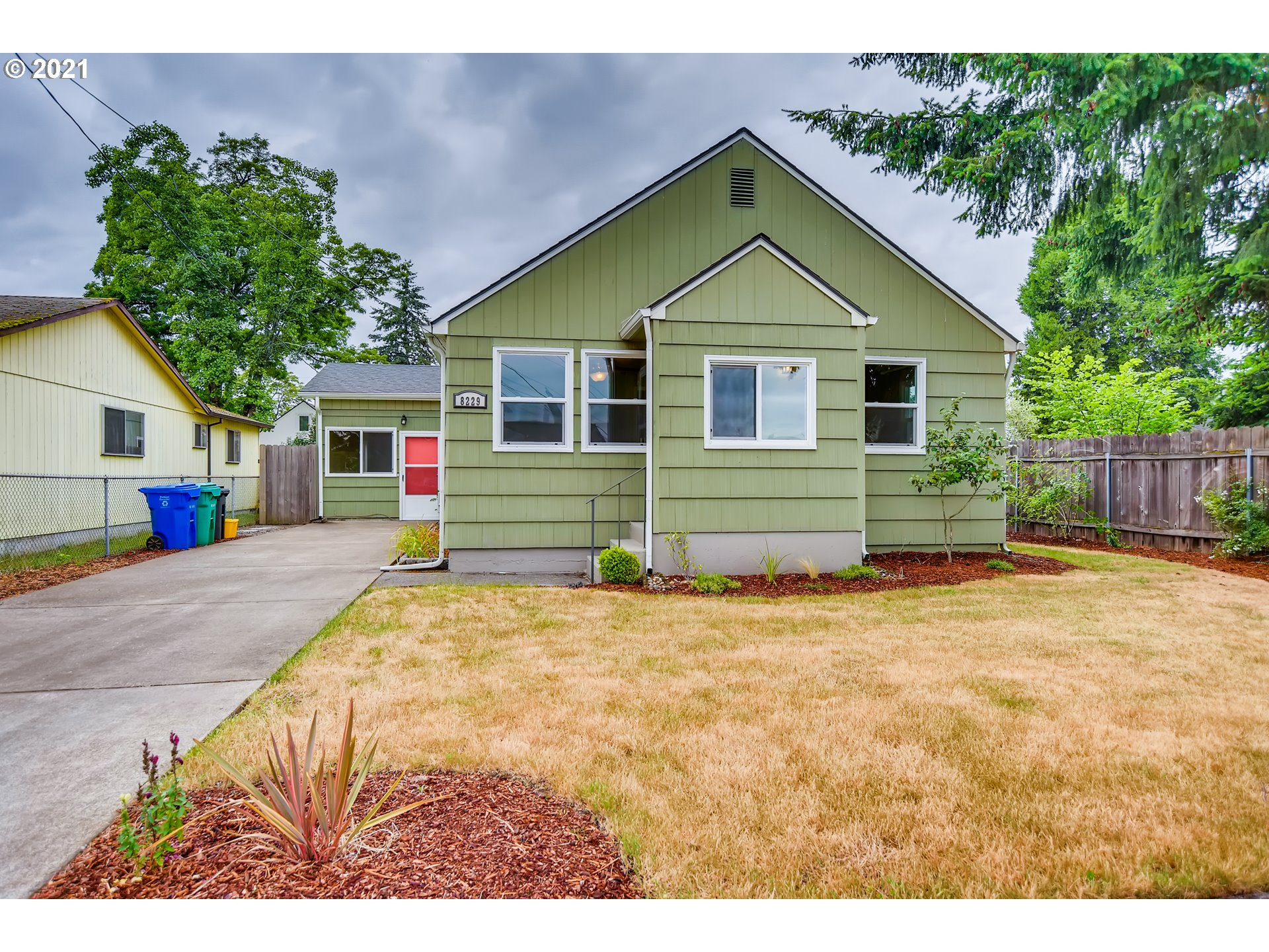 8229 SE 70TH AVE (1 of 32)