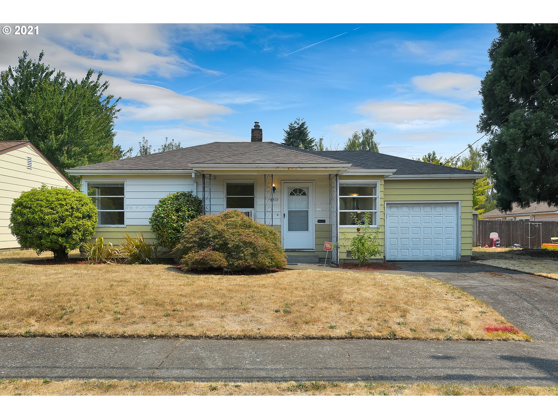 4910 SE 49TH AVE (1 of 32)