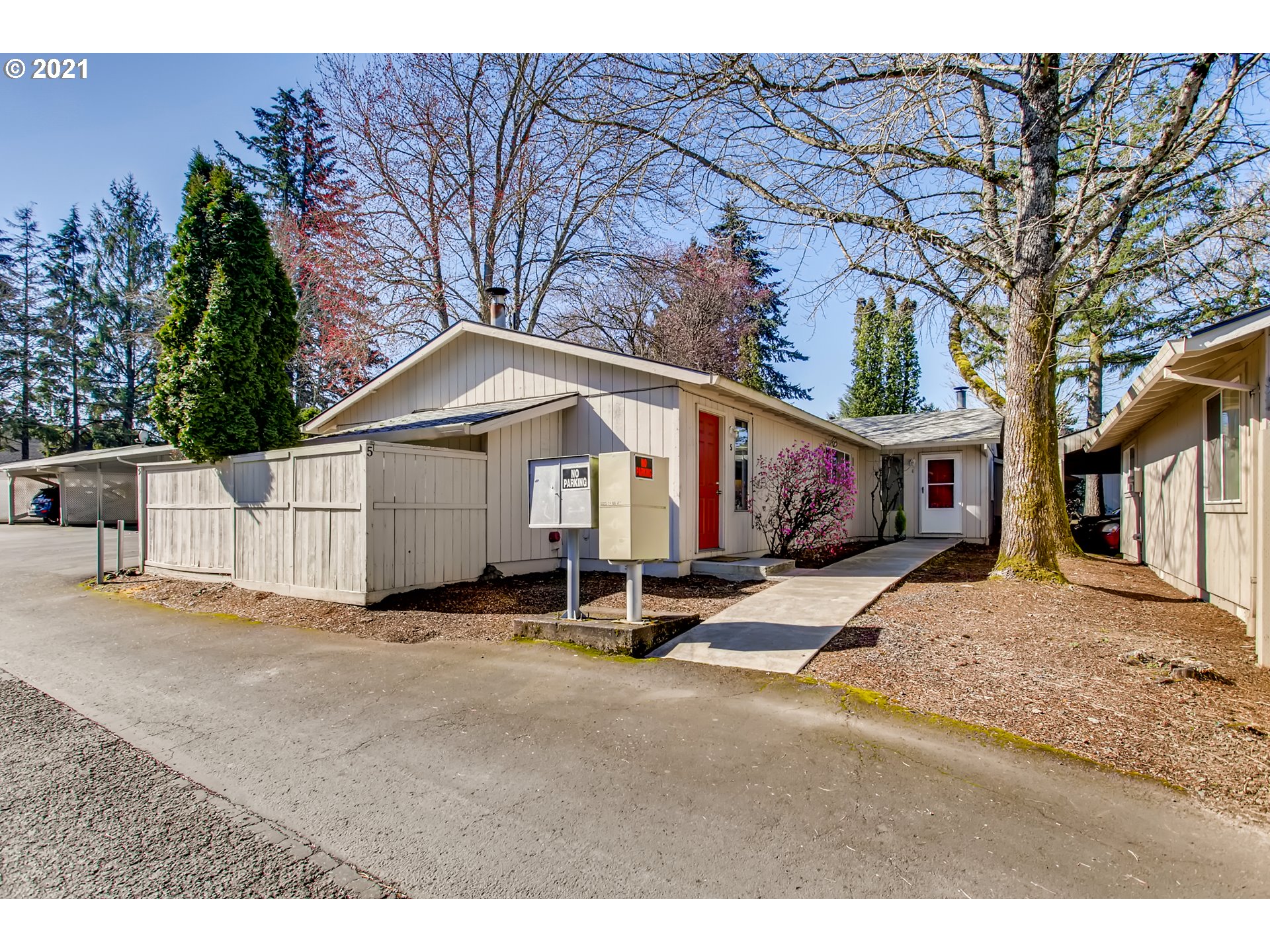 7511 SW 69TH AVE (1 of 27)