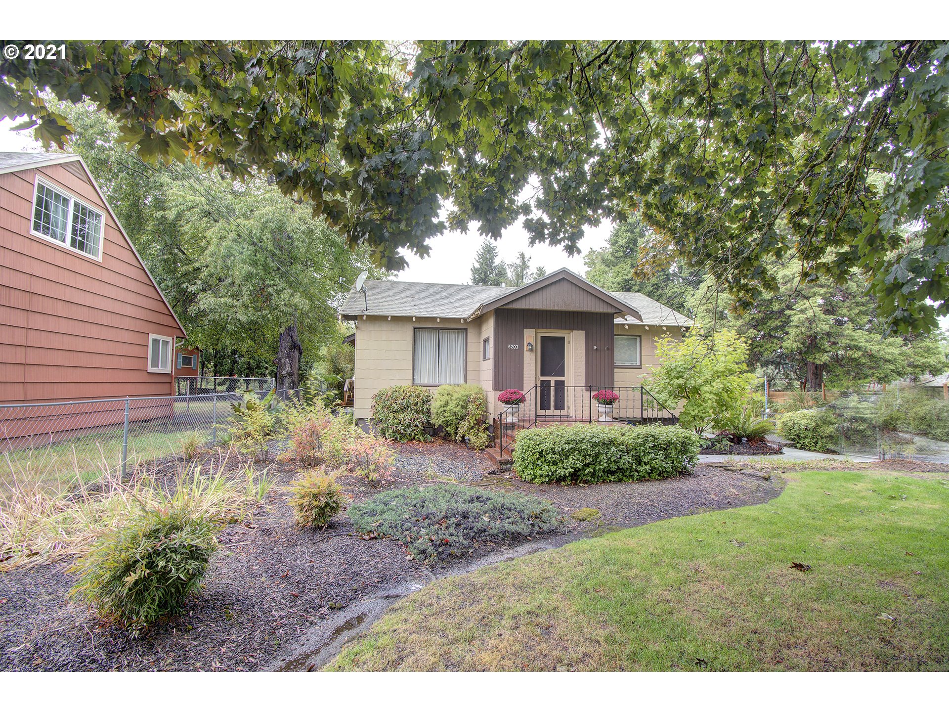 6203 SE 136TH AVE (1 of 30)