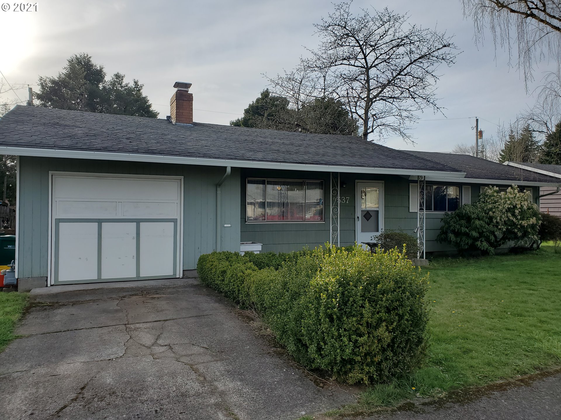 537 SE 168TH AVE (1 of 28)
