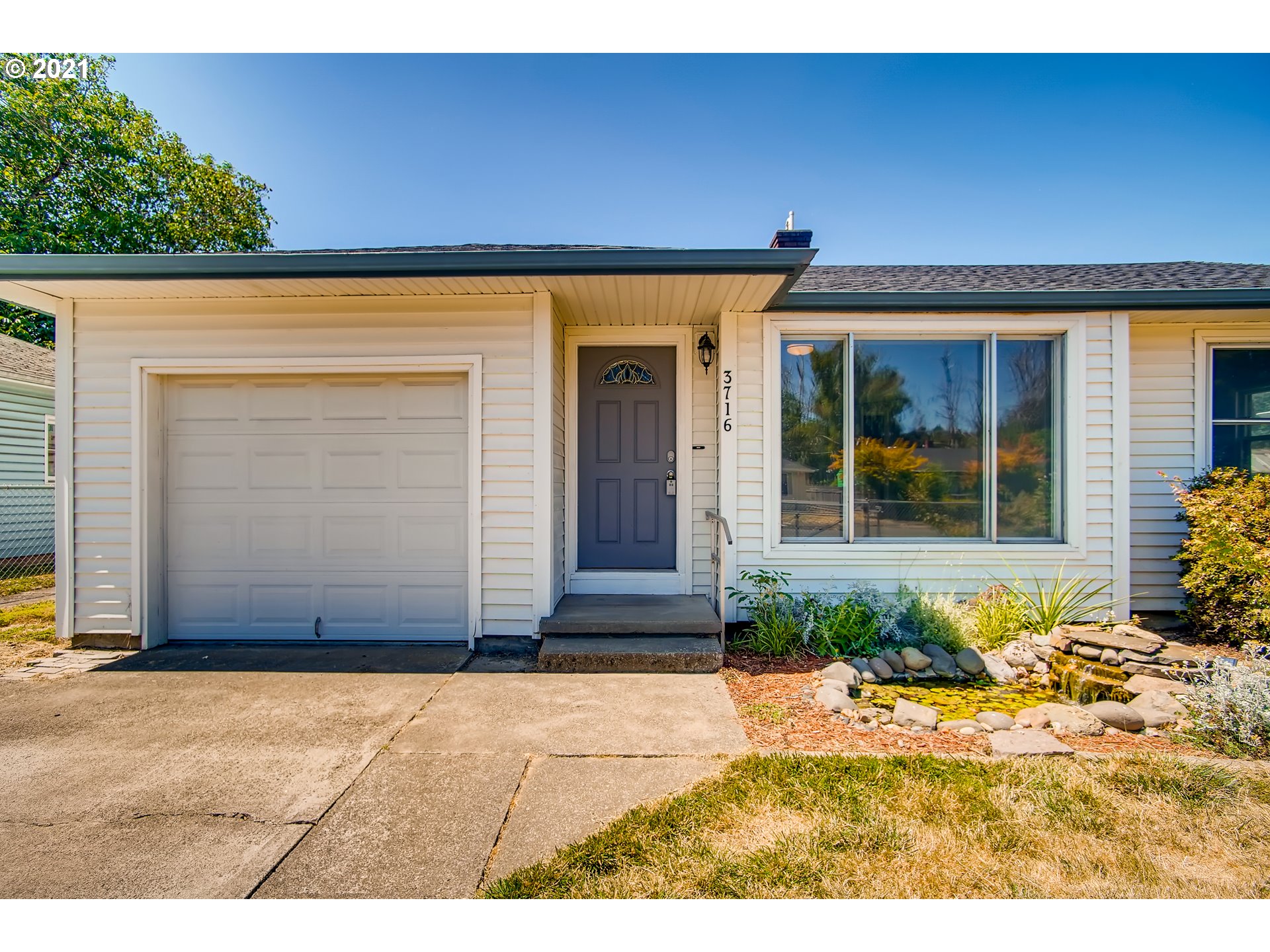 3716 THOMPSON AVE (1 of 32)